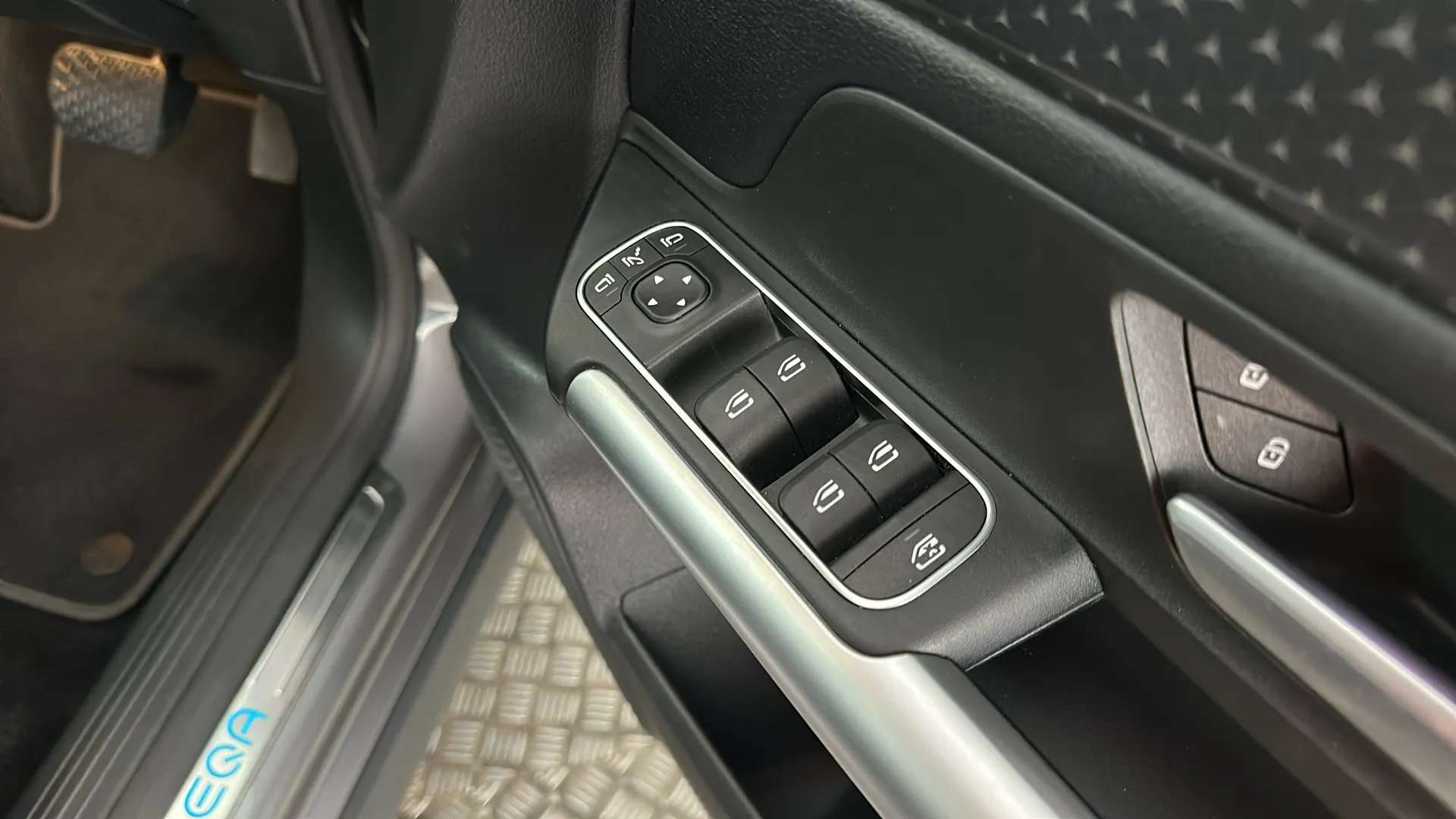 2024 MERCEDES-BENZ EQA 2024 MERCEDES-BENZ EQA