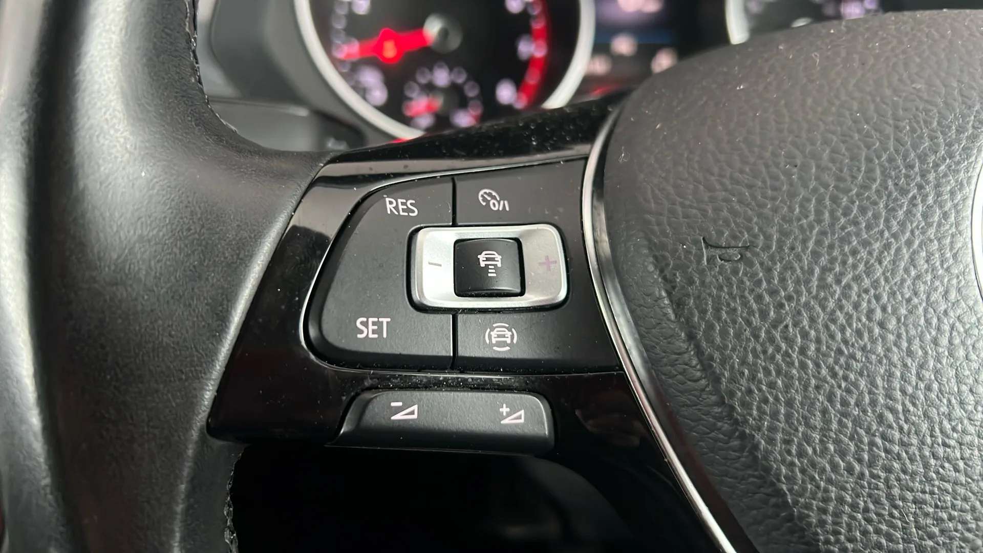 2020 VOLKSWAGEN TIGUAN 2020 VOLKSWAGEN TIGUAN