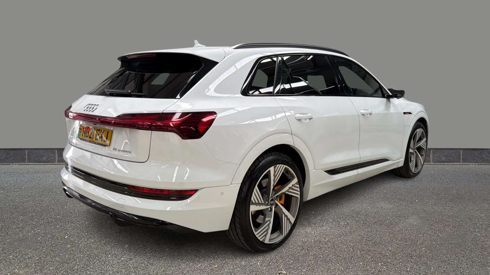 2021 AUDI E-TRON 2021 AUDI E-TRON