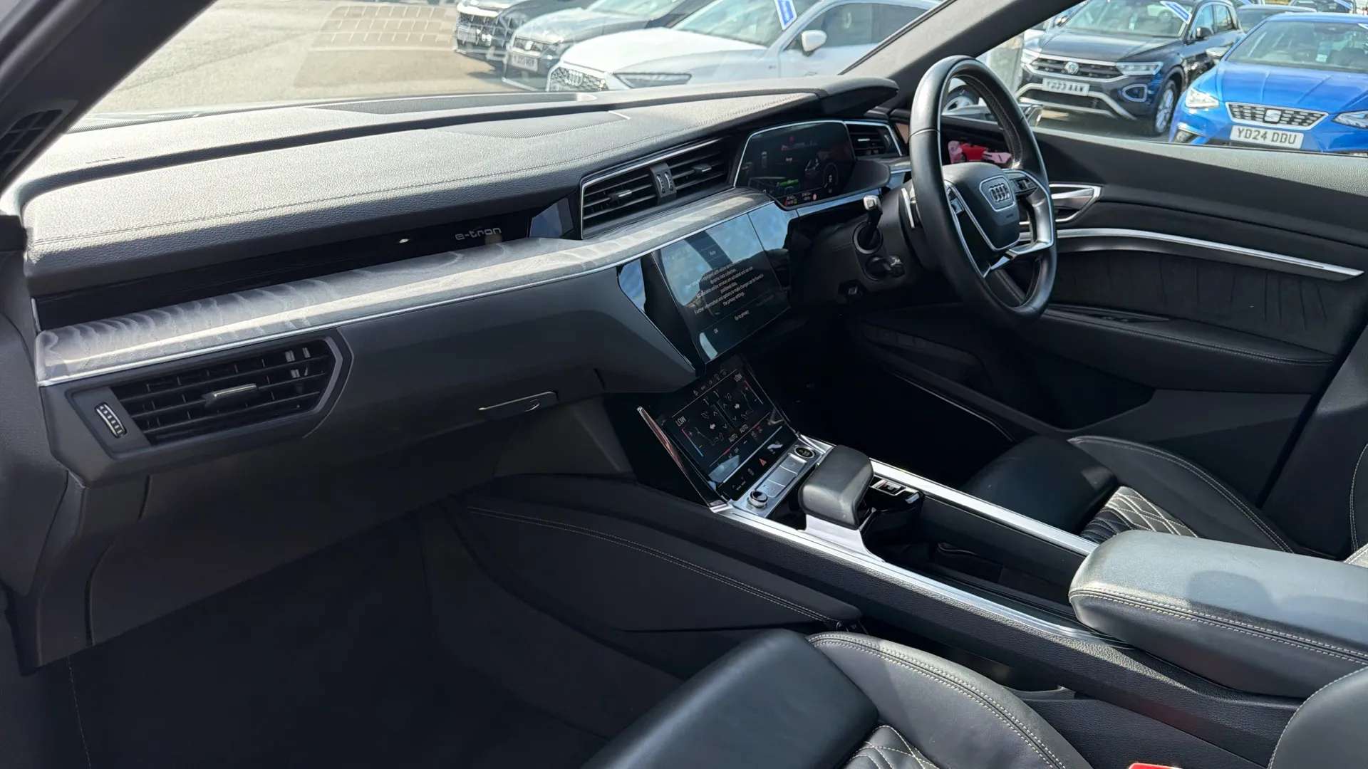 2021 AUDI E-TRON 2021 AUDI E-TRON