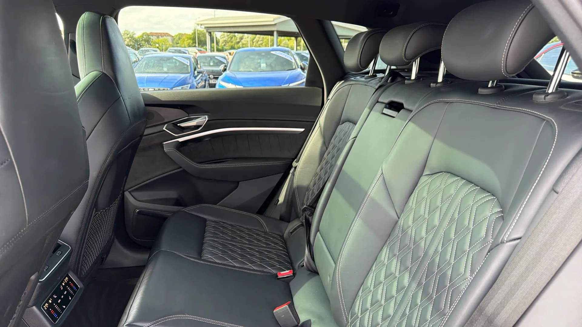 2021 AUDI E-TRON 2021 AUDI E-TRON