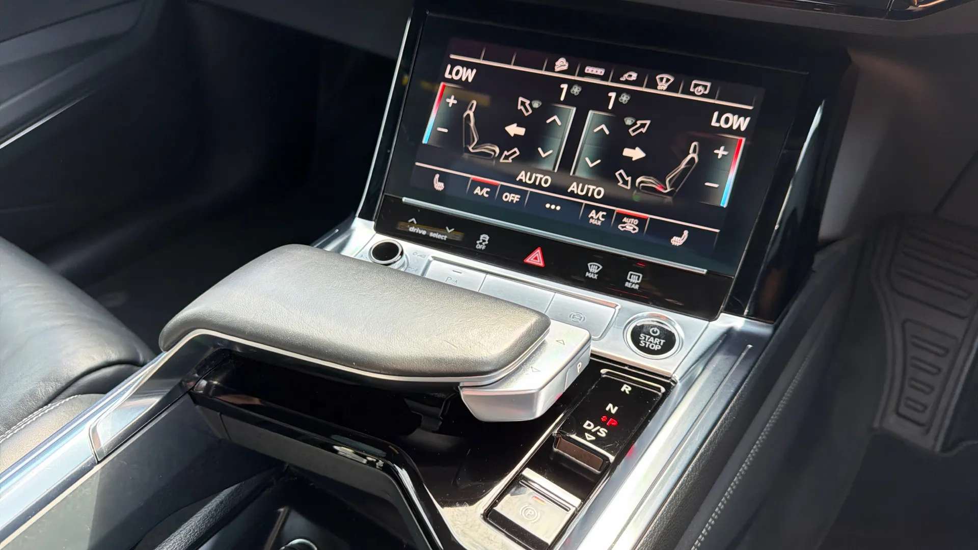 2021 AUDI E-TRON 2021 AUDI E-TRON