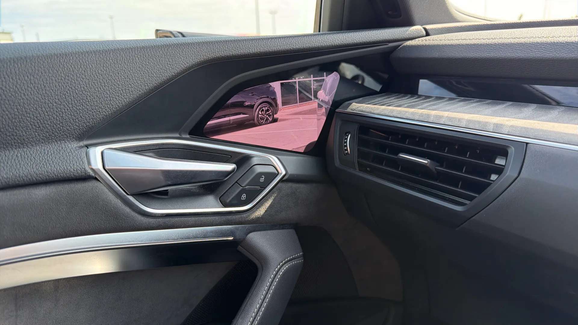 2021 AUDI E-TRON 2021 AUDI E-TRON