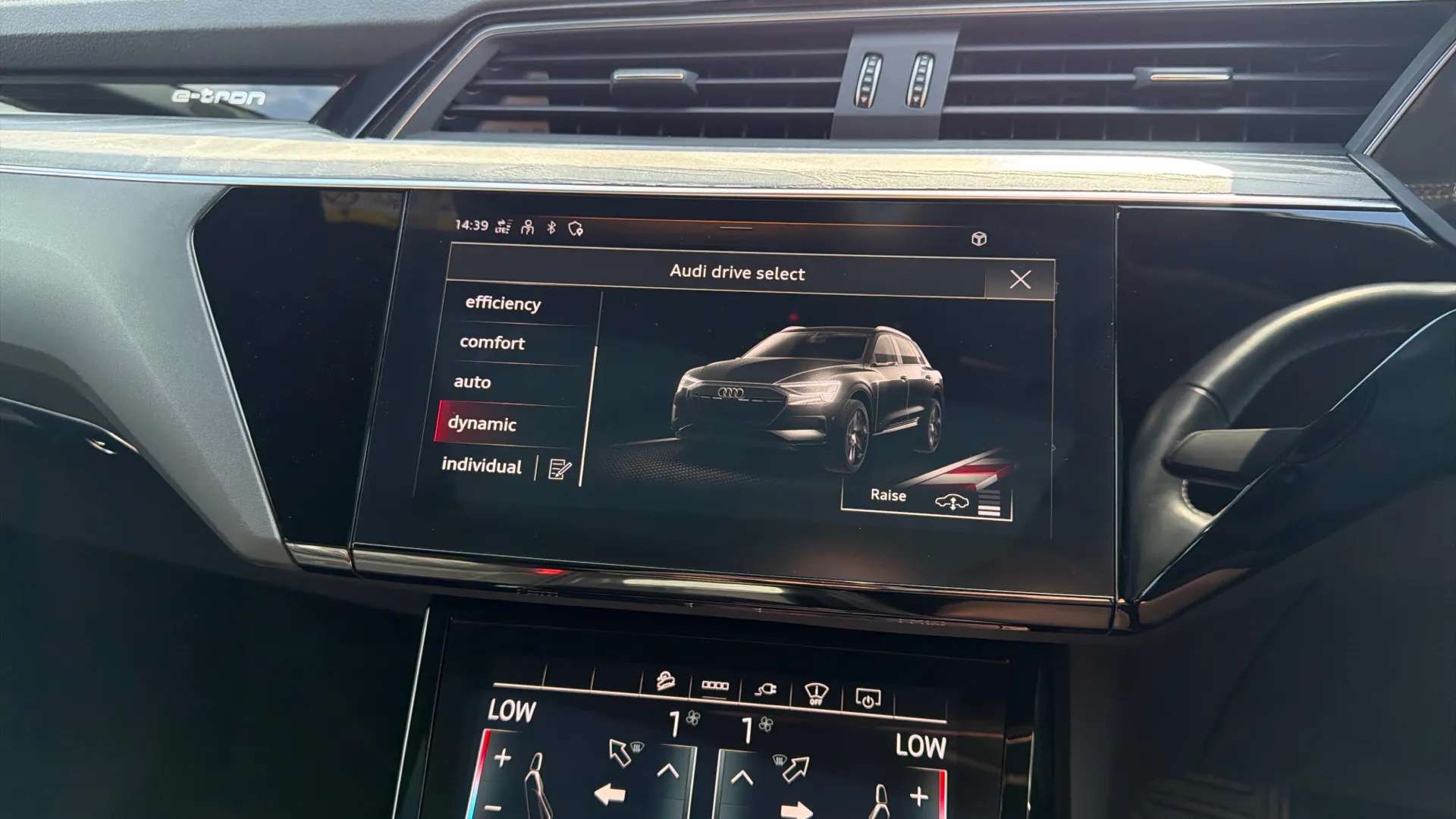 2021 AUDI E-TRON 2021 AUDI E-TRON
