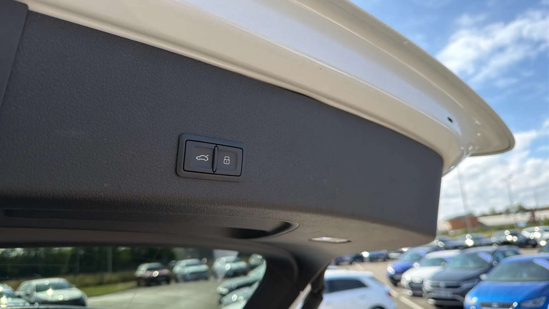 2021 AUDI E-TRON 2021 AUDI E-TRON