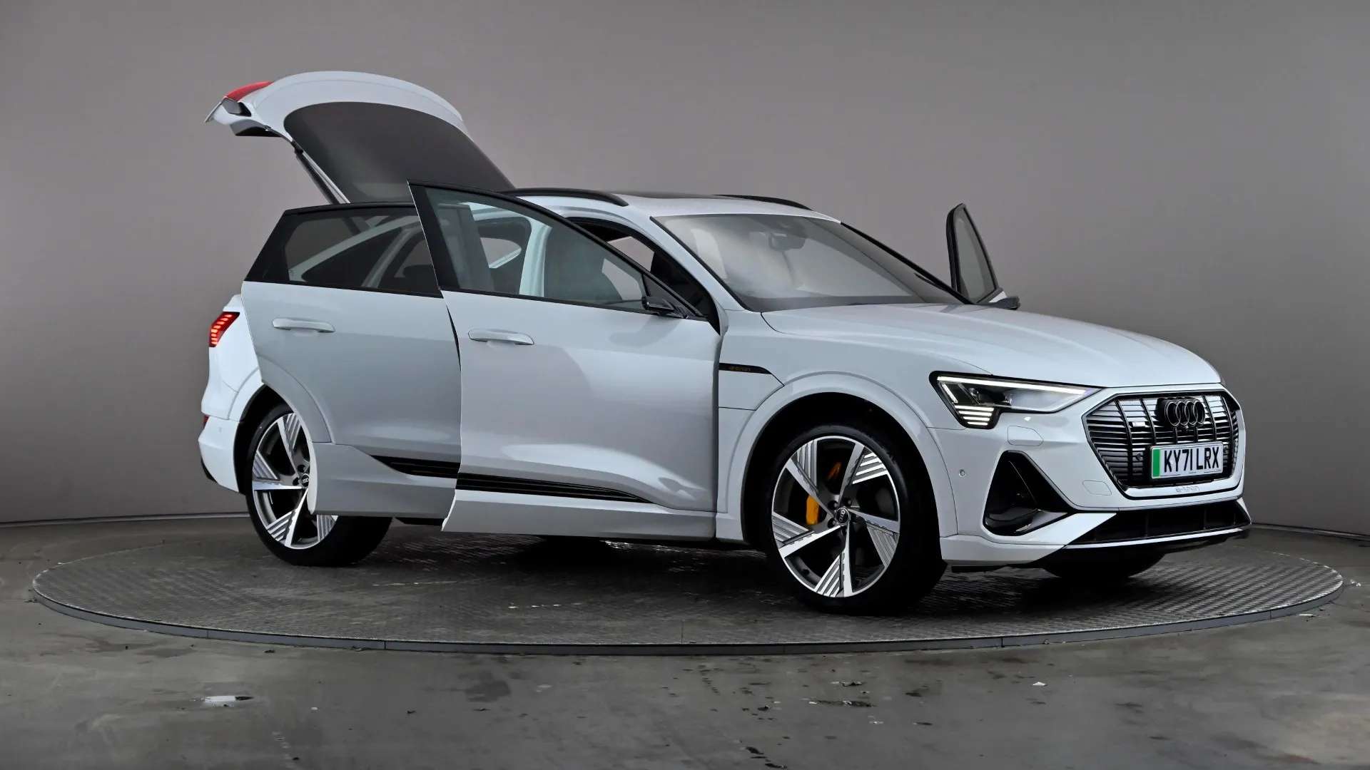 2022 AUDI E-TRON 2022 AUDI E-TRON