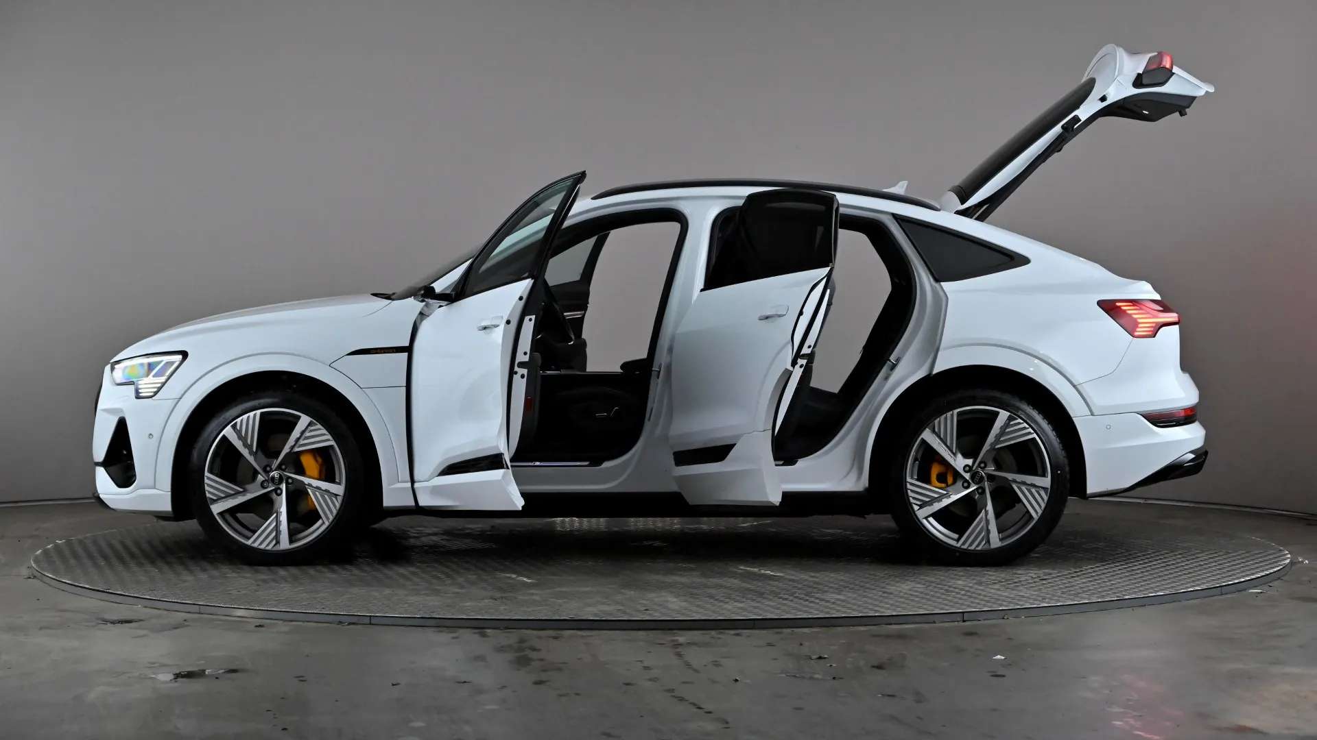 2022 AUDI E-TRON 2022 AUDI E-TRON