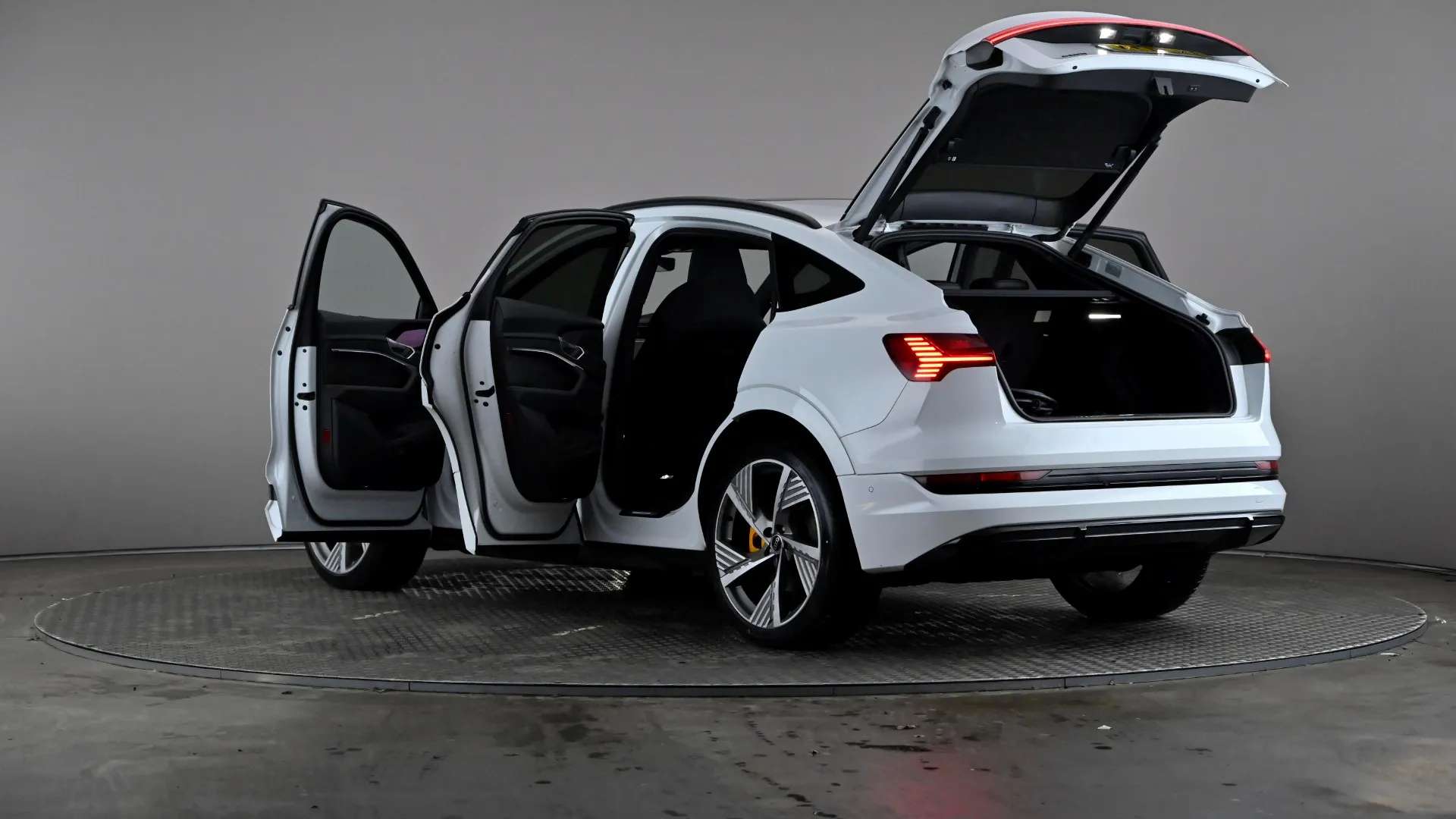 2022 AUDI E-TRON 2022 AUDI E-TRON