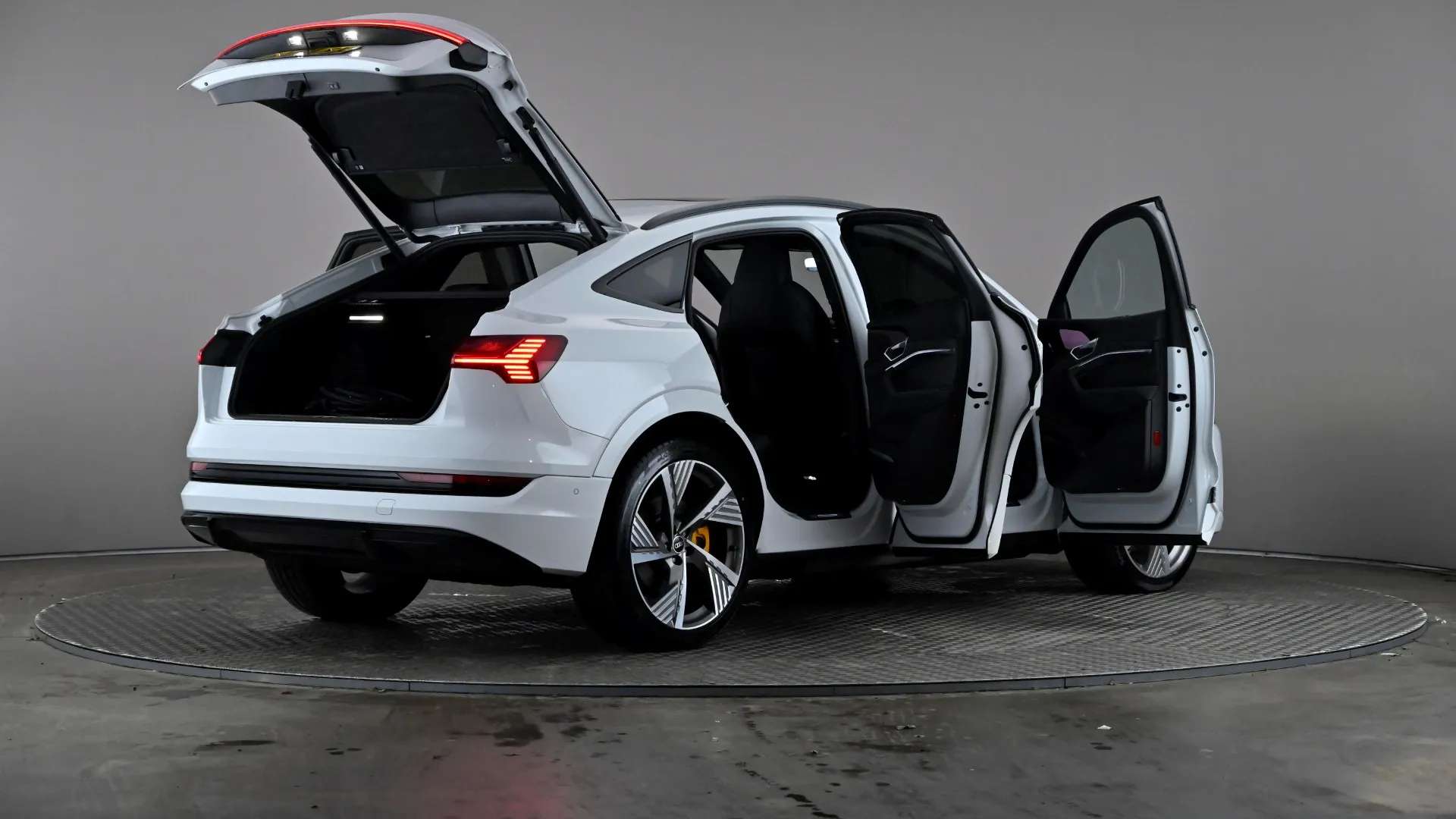 2022 AUDI E-TRON 2022 AUDI E-TRON