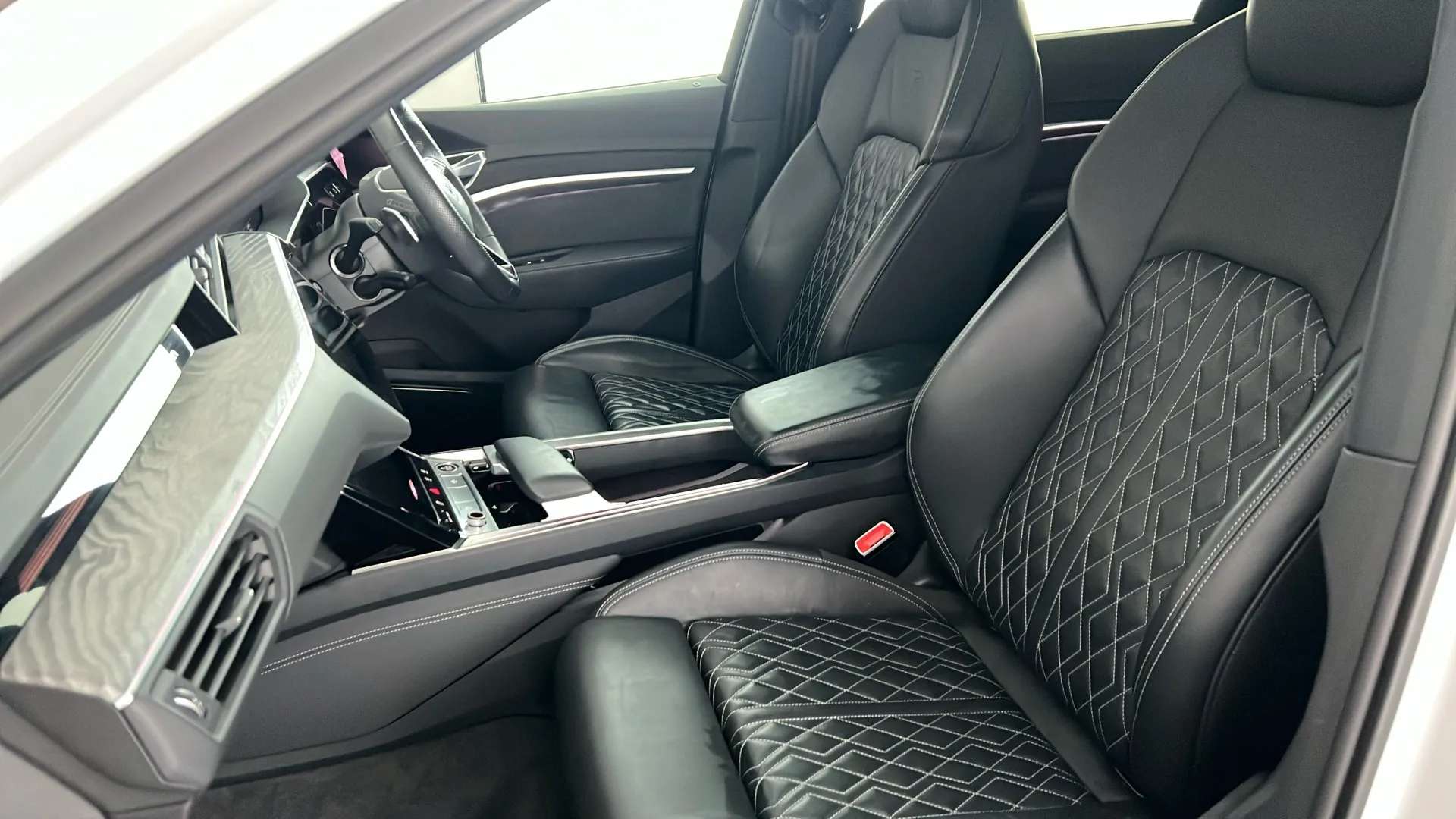 2022 AUDI E-TRON 2022 AUDI E-TRON