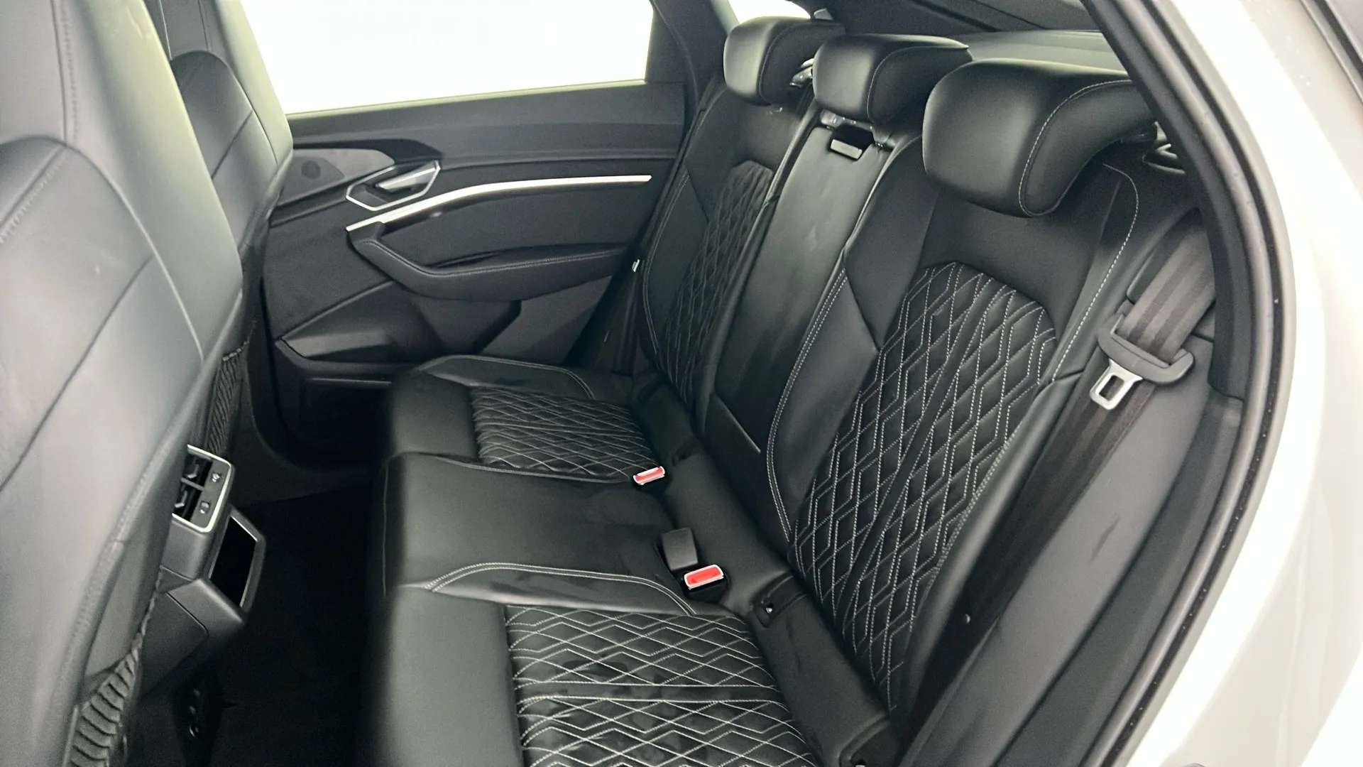 2022 AUDI E-TRON 2022 AUDI E-TRON