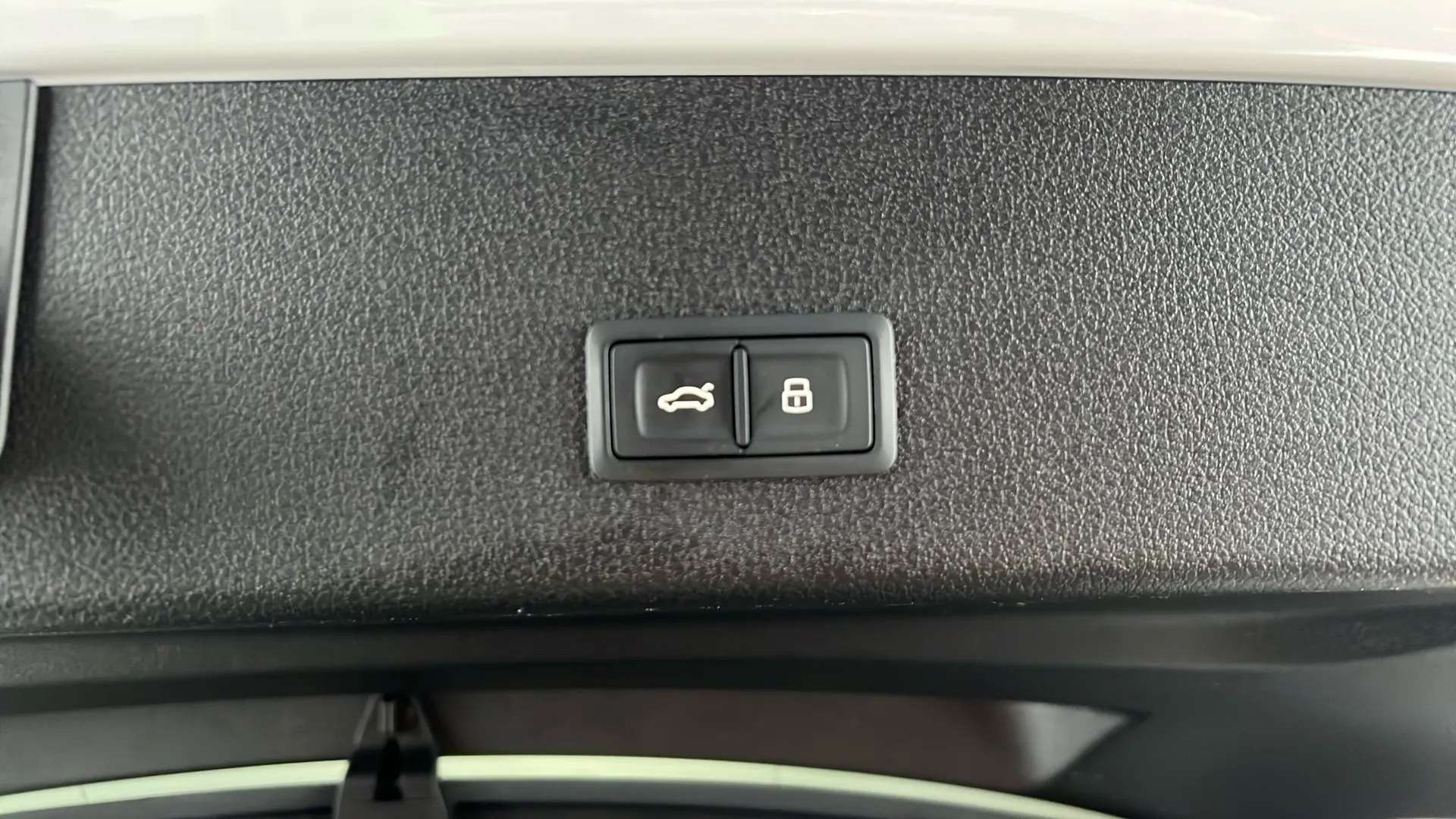 2022 AUDI E-TRON 2022 AUDI E-TRON