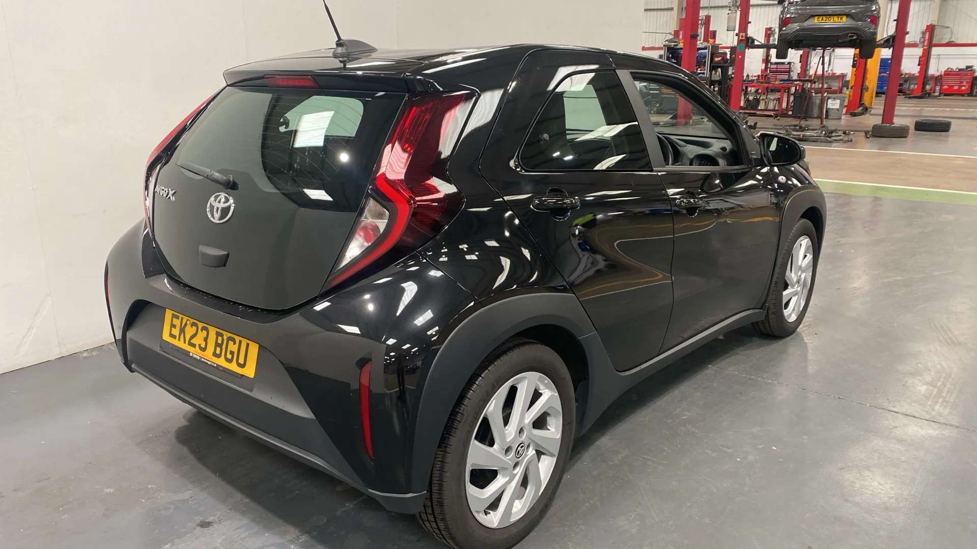 2023 TOYOTA AYGO X 2023 TOYOTA AYGO X