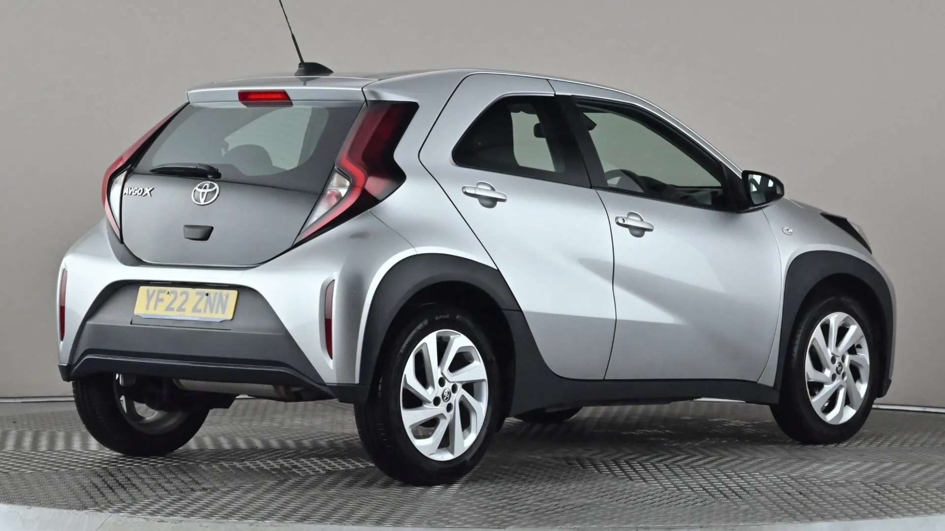 2022 TOYOTA AYGO X 2022 TOYOTA AYGO X