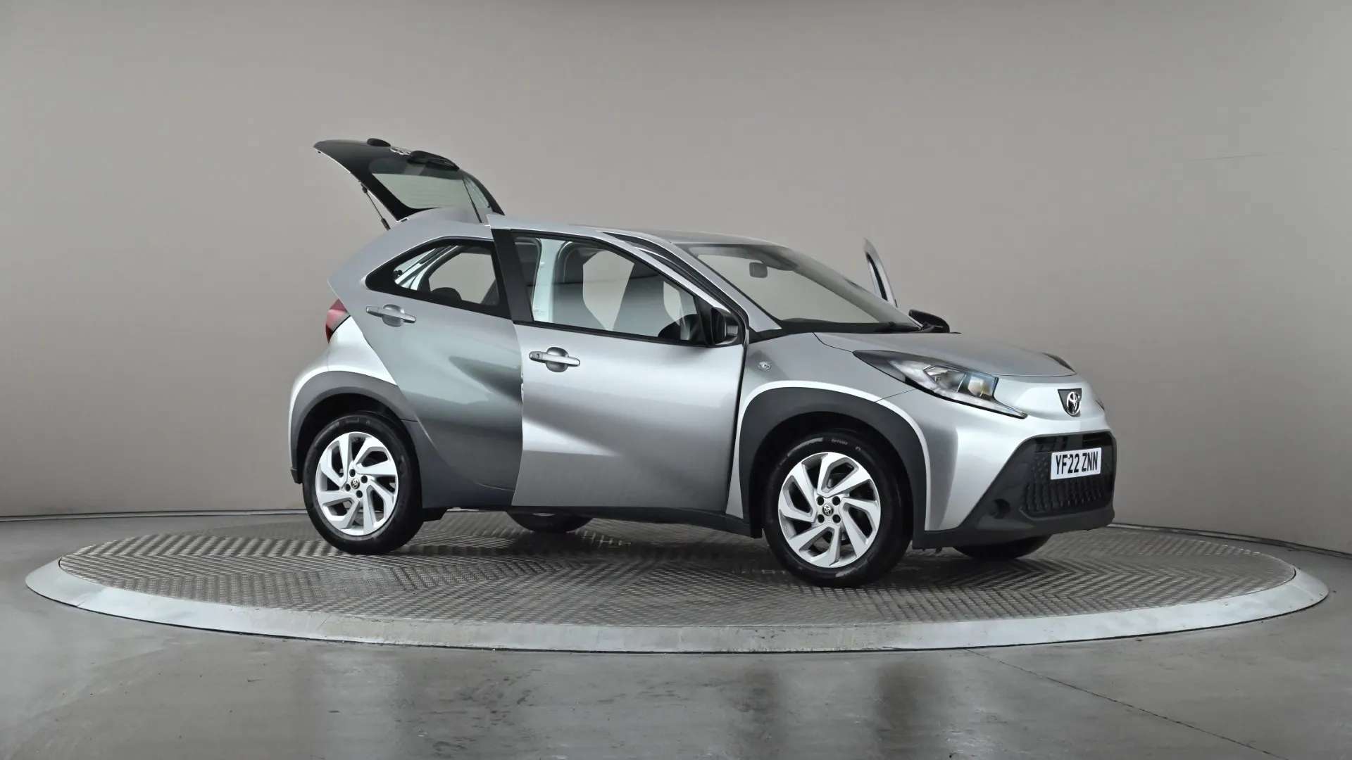 2022 TOYOTA AYGO X 2022 TOYOTA AYGO X