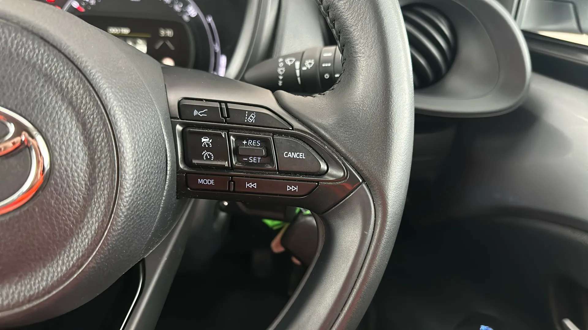 2022 TOYOTA AYGO X 2022 TOYOTA AYGO X