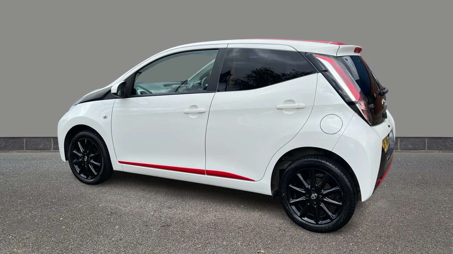 A 2018 TOYOTA AYGO 1.0 VVT-i X-Press A 2018 TOYOTA AYGO 1.0 VVT-i X-Press