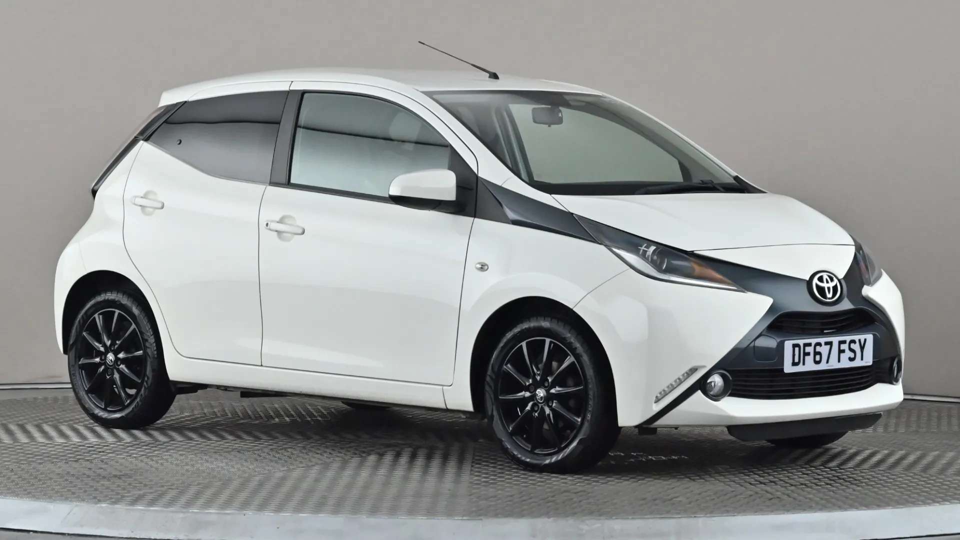 A 2017 TOYOTA AYGO 1.0 VVT-i X-Style A 2017 TOYOTA AYGO 1.0 VVT-i X-Style