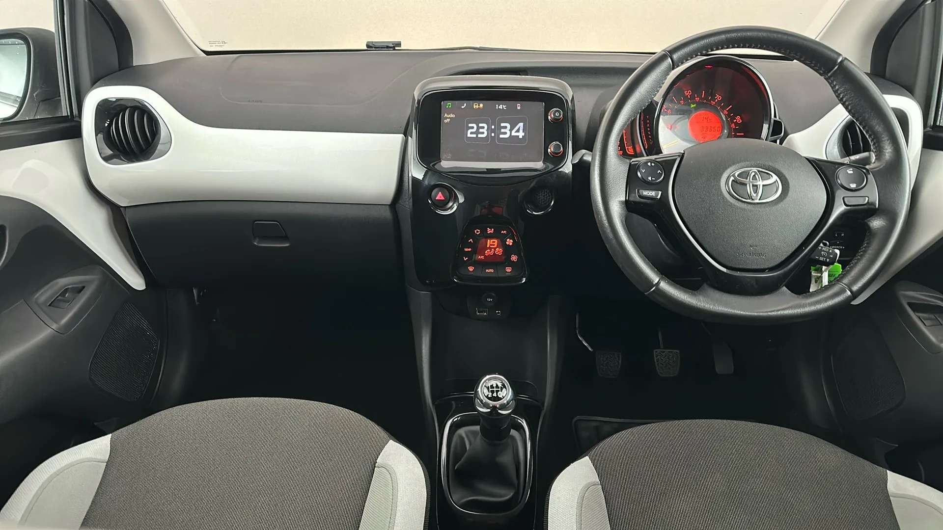 2017 TOYOTA AYGO 2017 TOYOTA AYGO