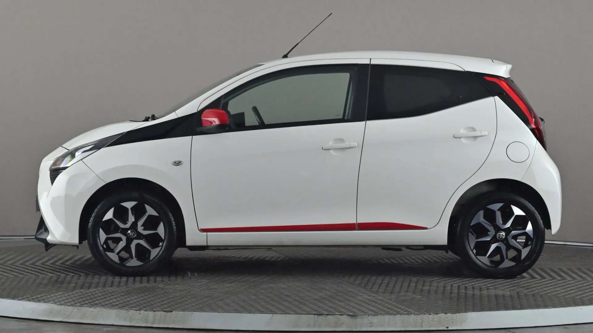 A 2019 TOYOTA AYGO 1.0 VVT-i X-Trend A 2019 TOYOTA AYGO 1.0 VVT-i X-Trend