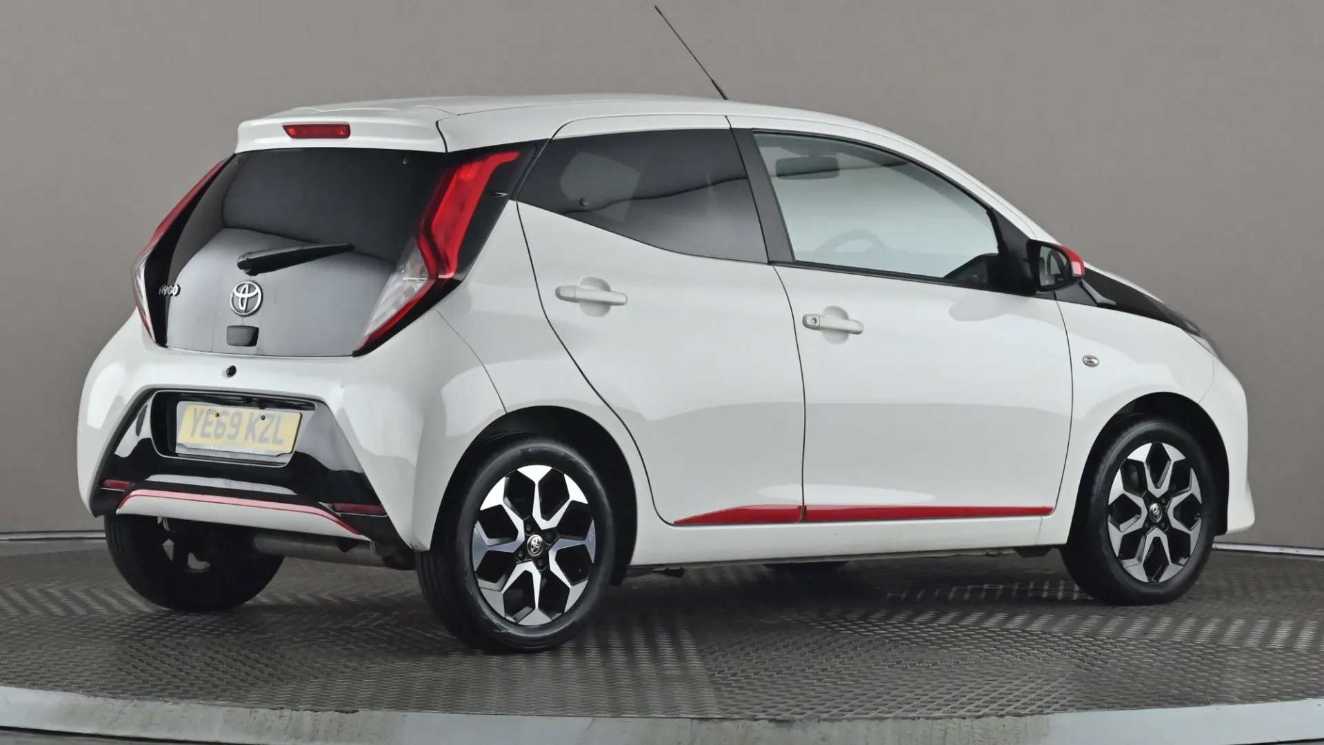 2019 TOYOTA AYGO 2019 TOYOTA AYGO
