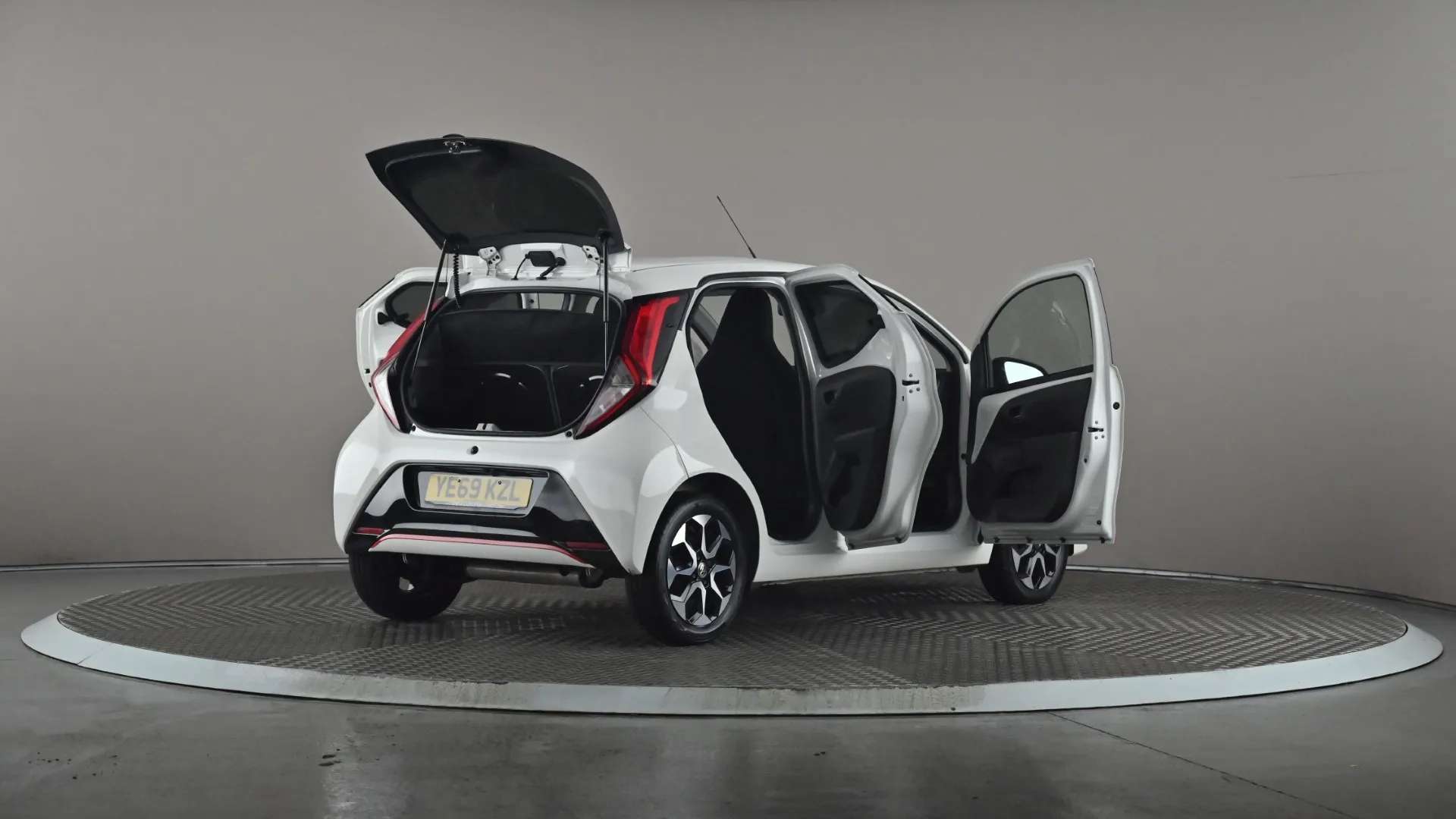 2019 TOYOTA AYGO 2019 TOYOTA AYGO