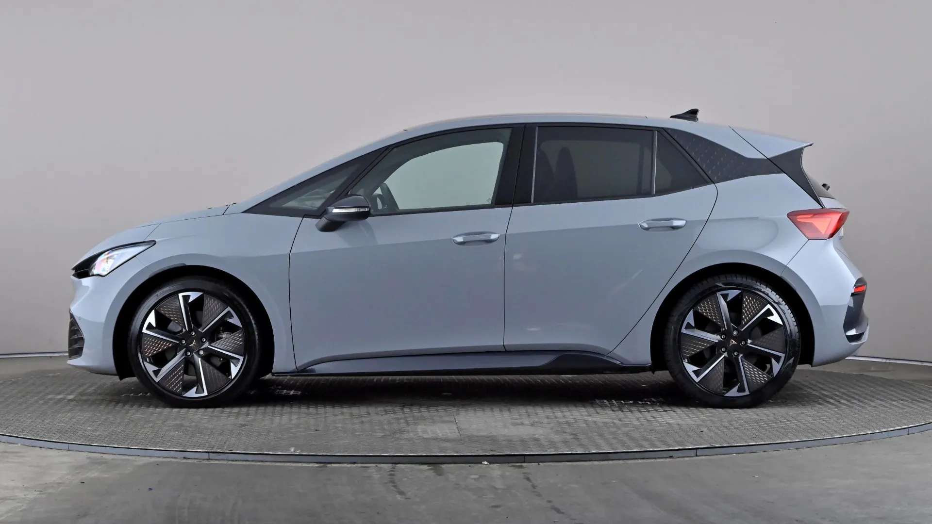 A 2025 CUPRA BORN 240kW e-Boost VZ 79kWh Auto A 2025 CUPRA BORN 240kW e-Boost VZ 79kWh Auto