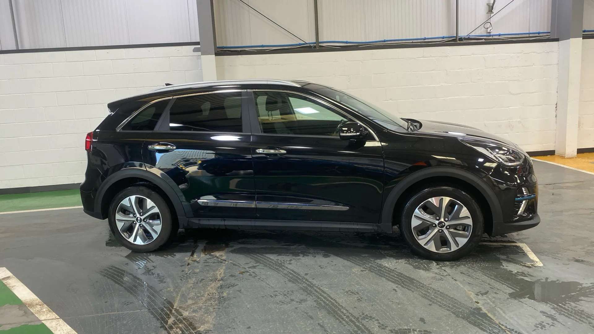 A 2020 KIA E-NIRO 150kW 4 64kWh Auto A 2020 KIA E-NIRO 150kW 4 64kWh Auto