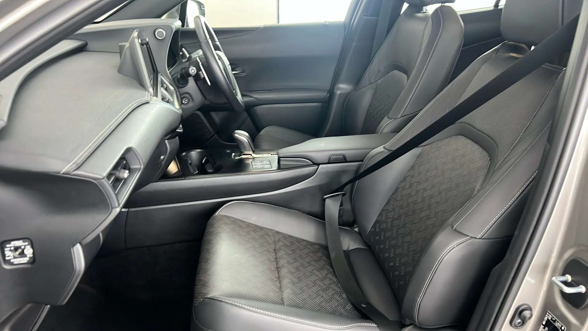2024 LEXUS UX 2024 LEXUS UX