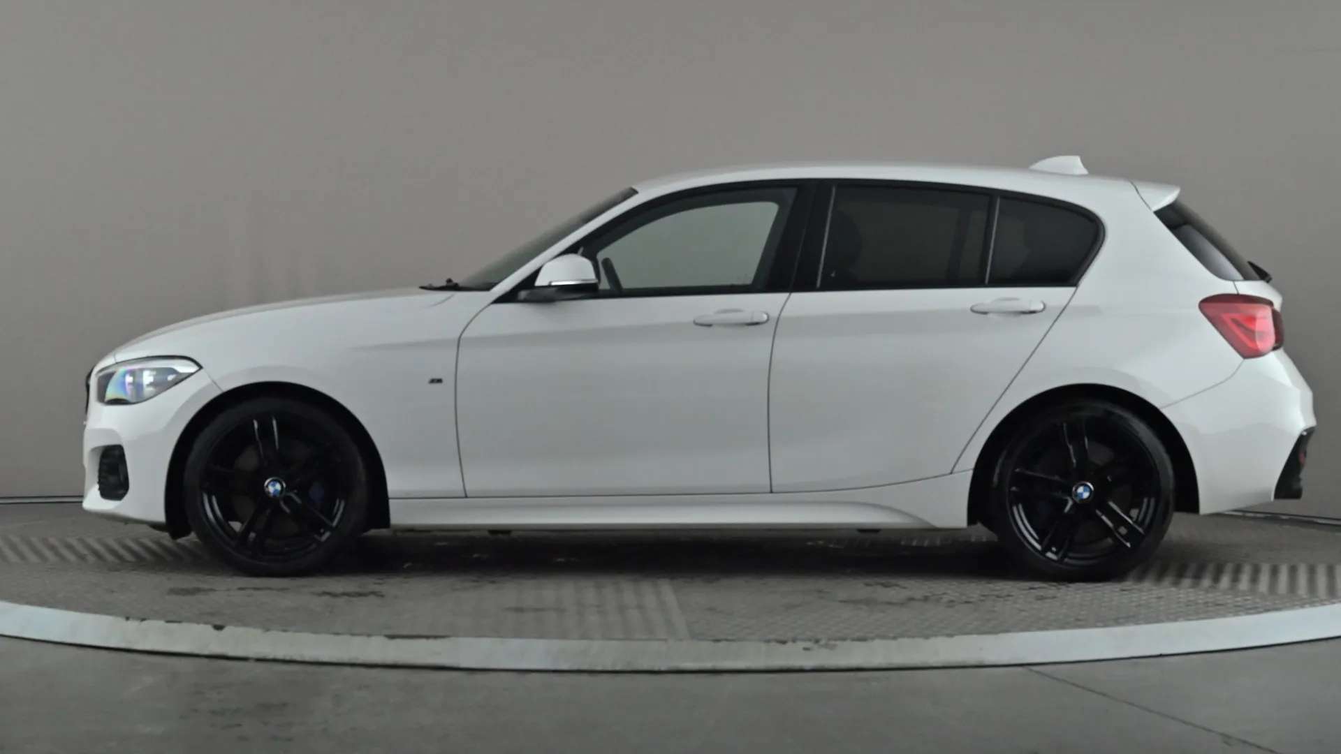 2019 BMW 1 SERIES 2019 BMW 1 SERIES