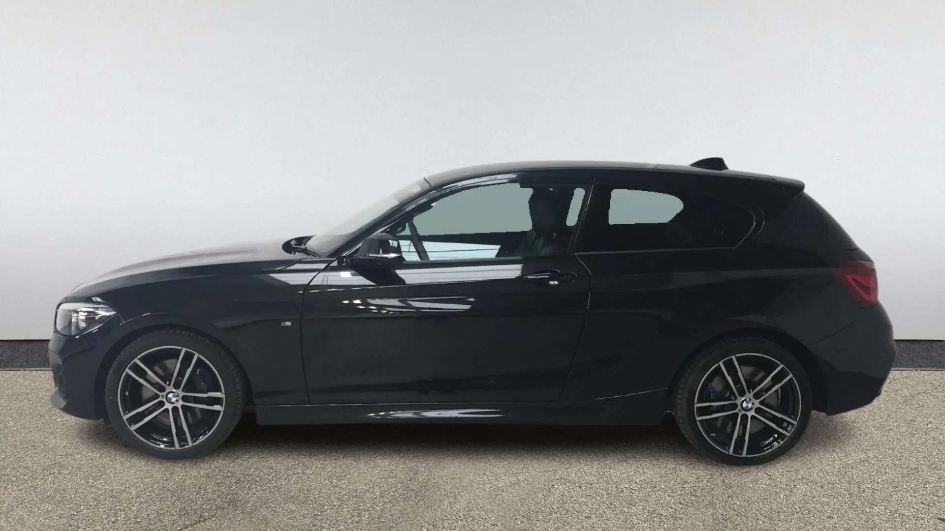 A 2019 BMW 1 SERIES 118d M Sport Shadow Ed Step Auto A 2019 BMW 1 SERIES 118d M Sport Shadow Ed Step Auto
