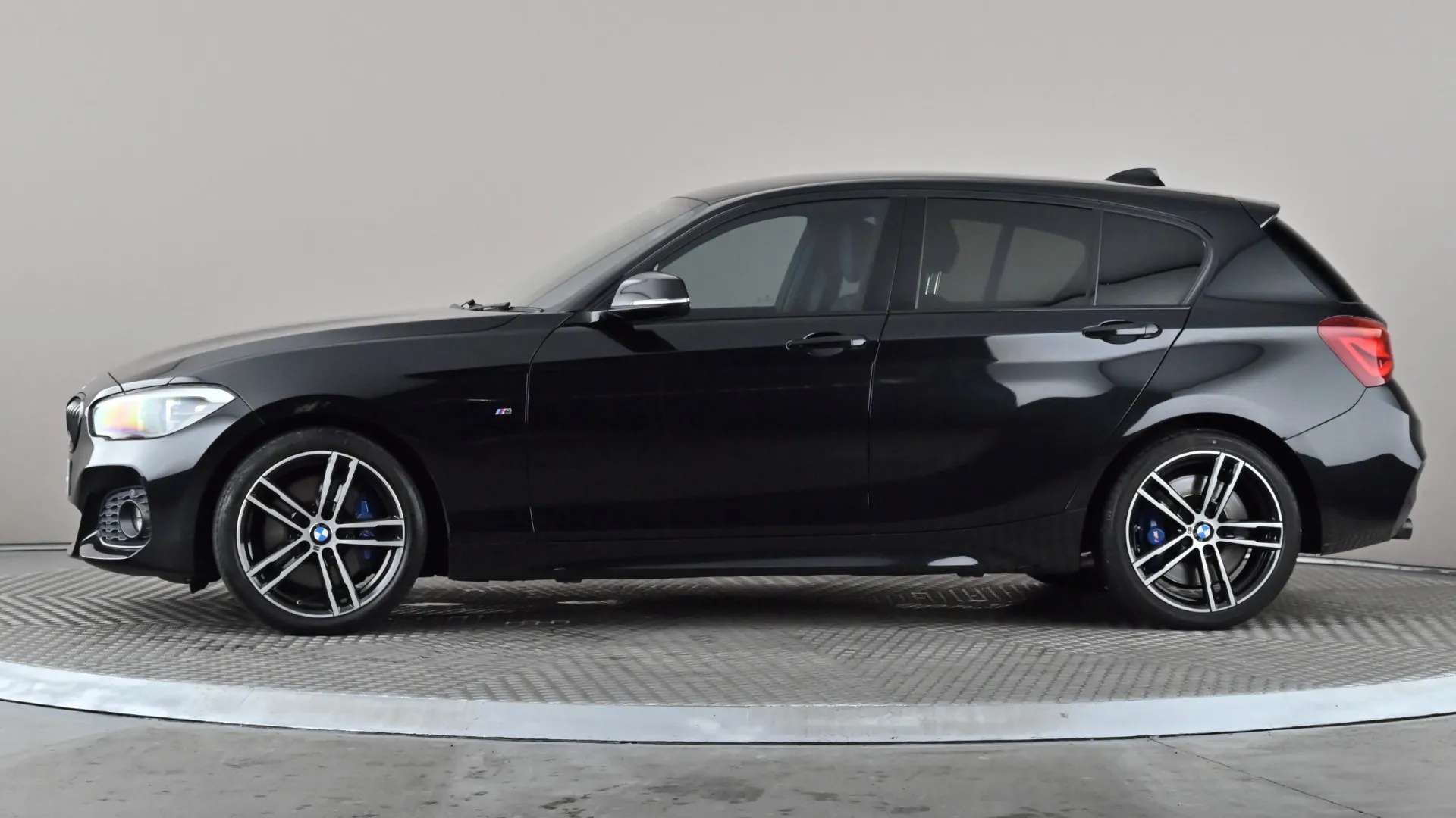 A 2019 BMW 1 SERIES 120d M Sport Shadow Ed Step Auto A 2019 BMW 1 SERIES 120d M Sport Shadow Ed Step Auto