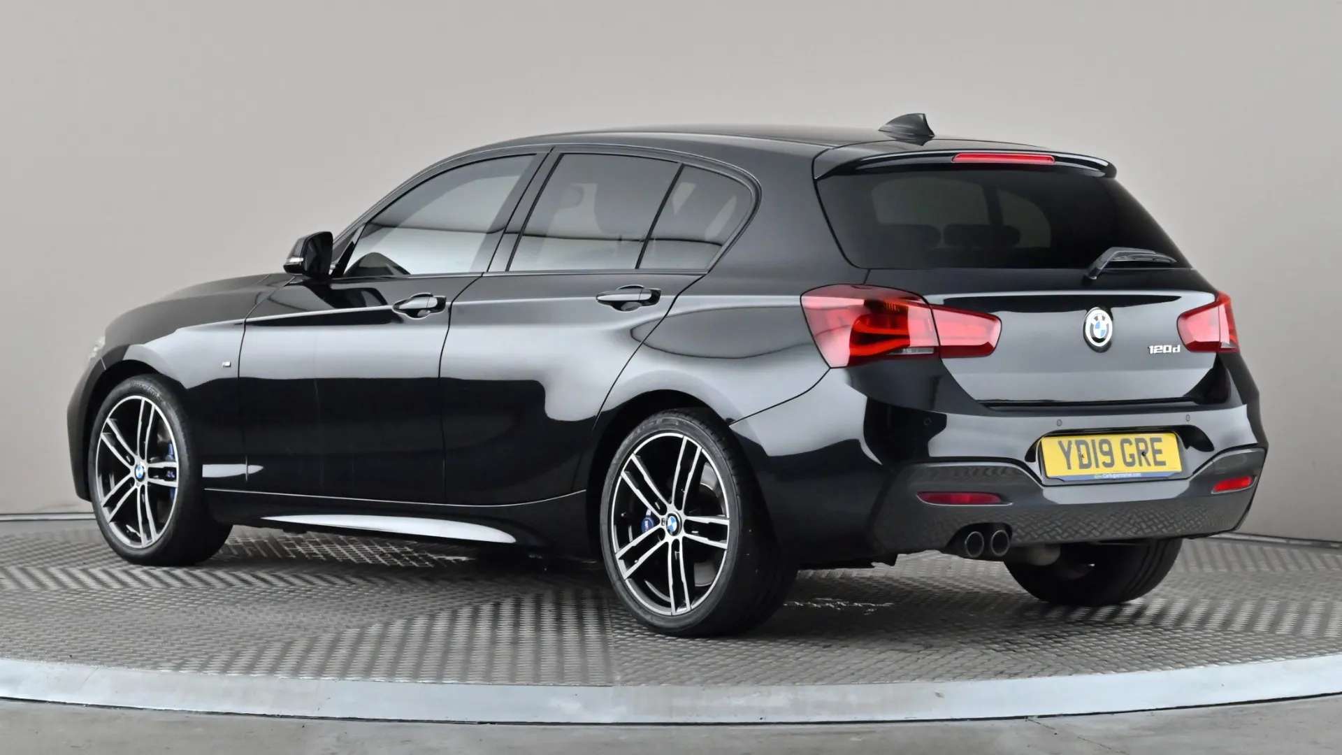 A 2019 BMW 1 SERIES 120d M Sport Shadow Ed Step Auto A 2019 BMW 1 SERIES 120d M Sport Shadow Ed Step Auto