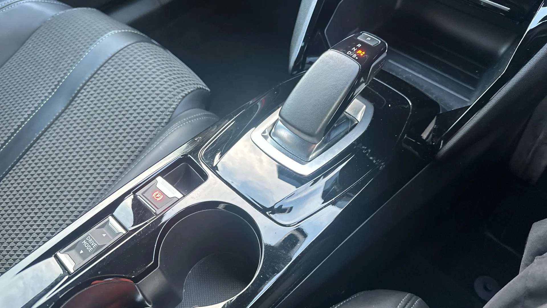 2021 PEUGEOT 2008 2021 PEUGEOT 2008