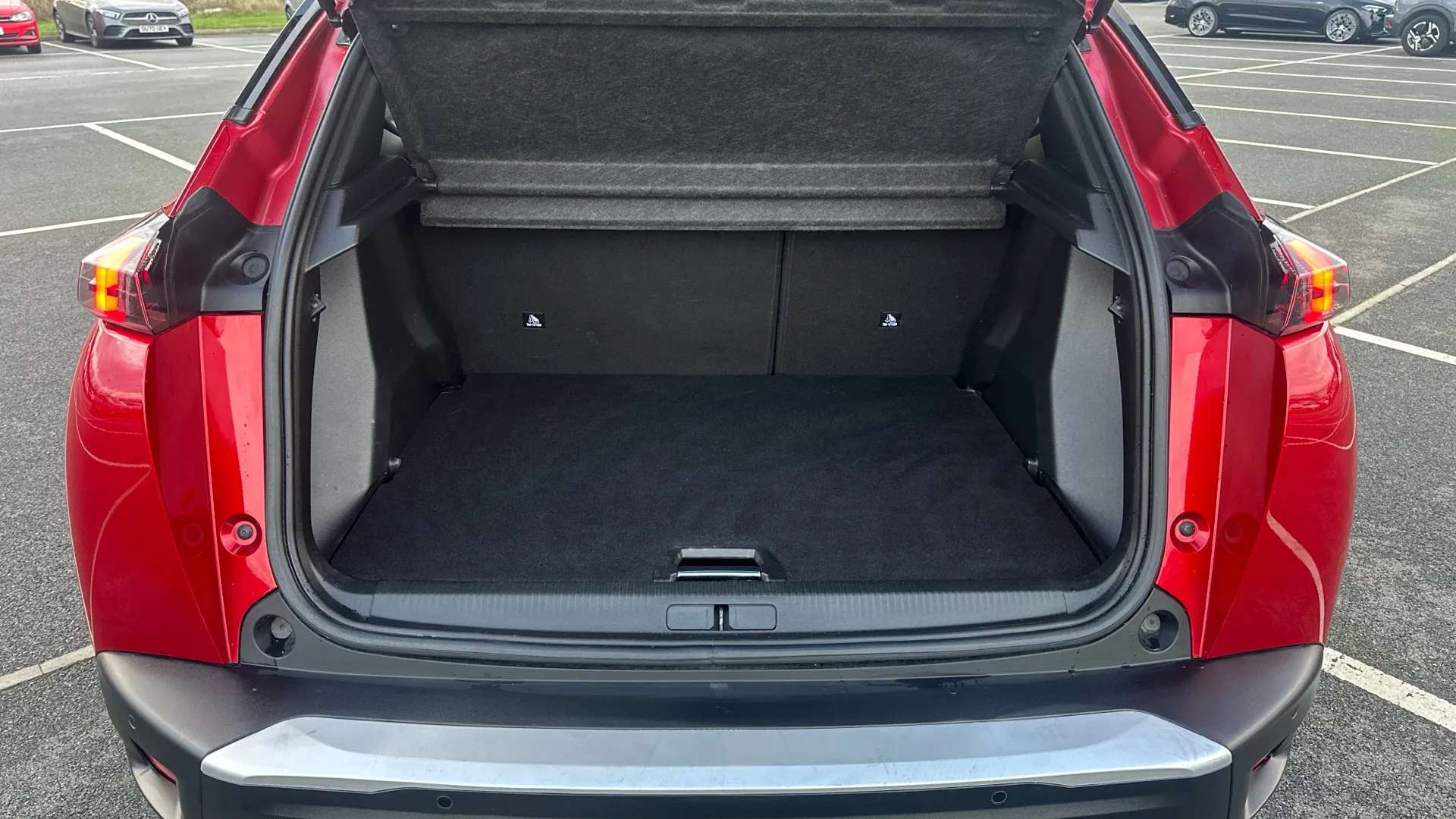 2021 PEUGEOT 2008 2021 PEUGEOT 2008