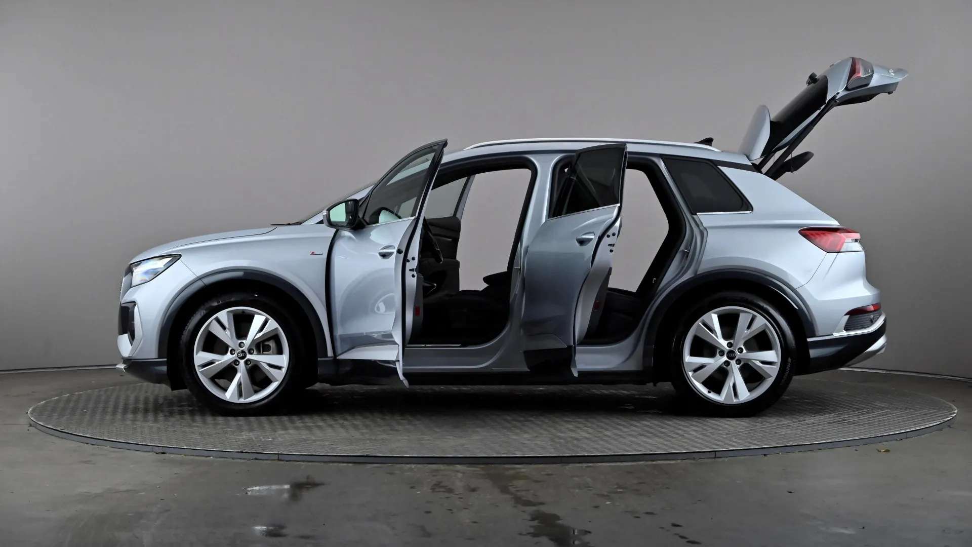 2021 AUDI Q4 2021 AUDI Q4