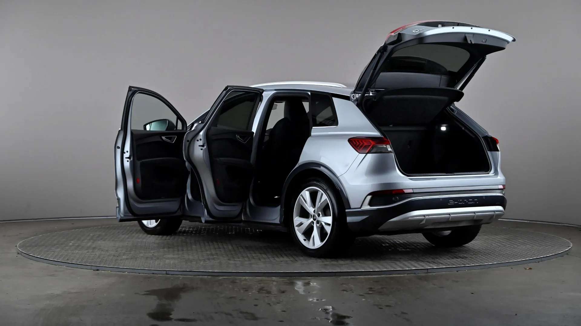 2021 AUDI Q4 2021 AUDI Q4