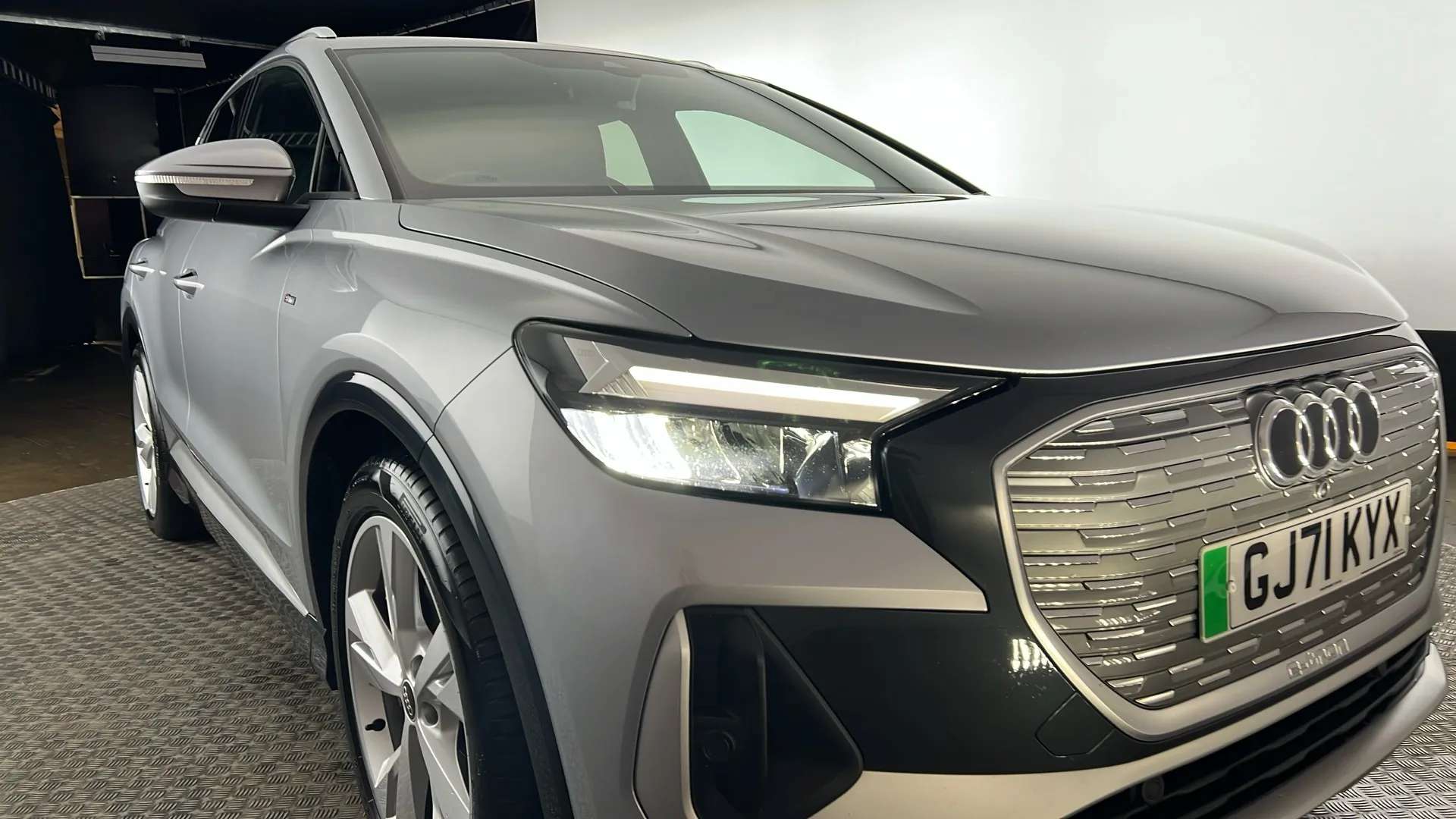 2021 AUDI Q4 2021 AUDI Q4