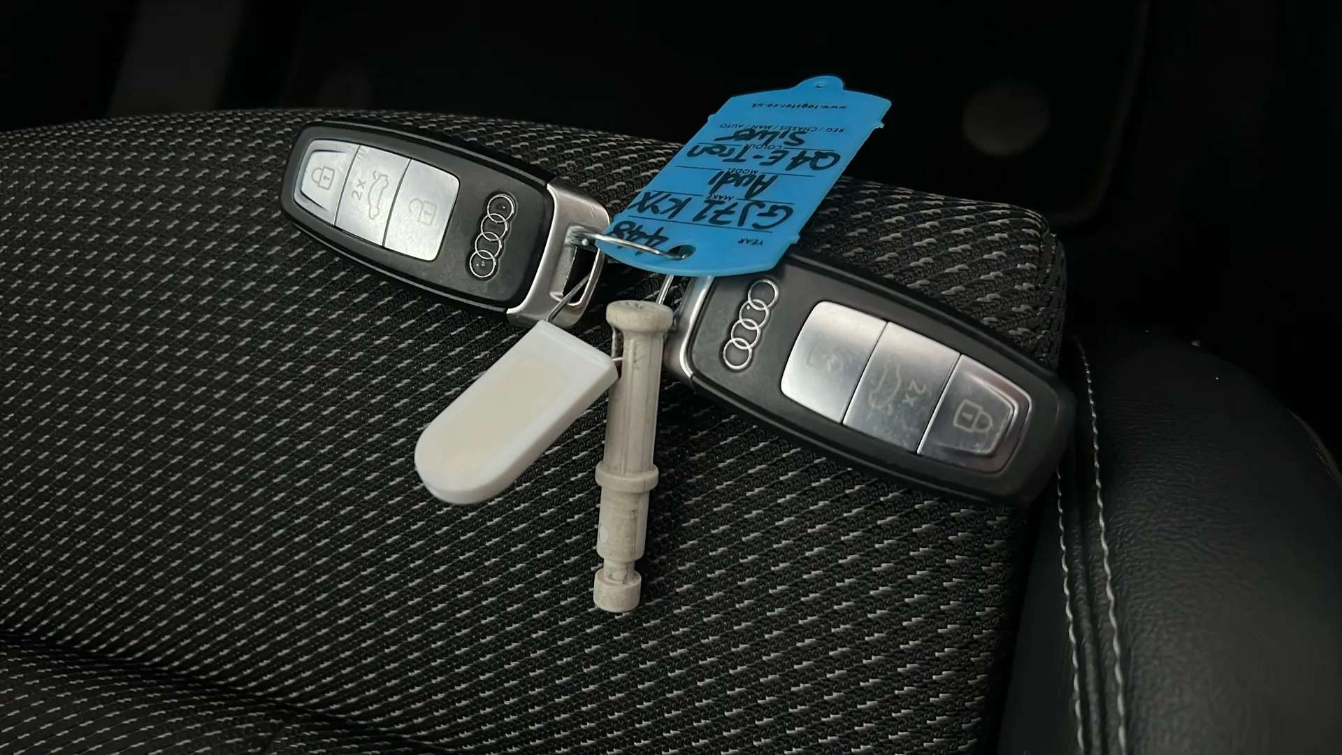 2021 AUDI Q4 2021 AUDI Q4