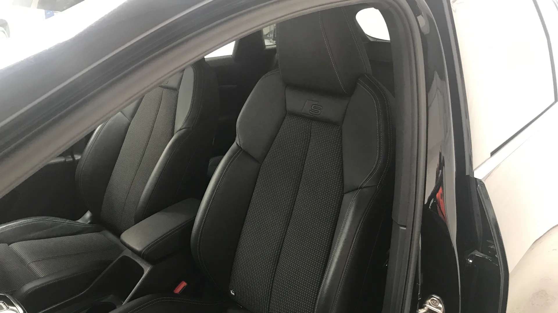 2021 AUDI Q4 2021 AUDI Q4