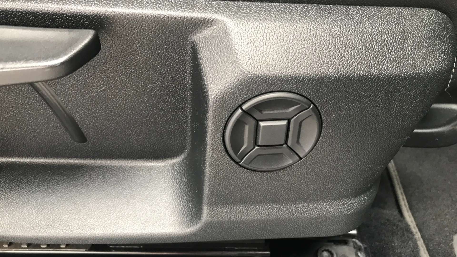 2021 AUDI Q4 2021 AUDI Q4