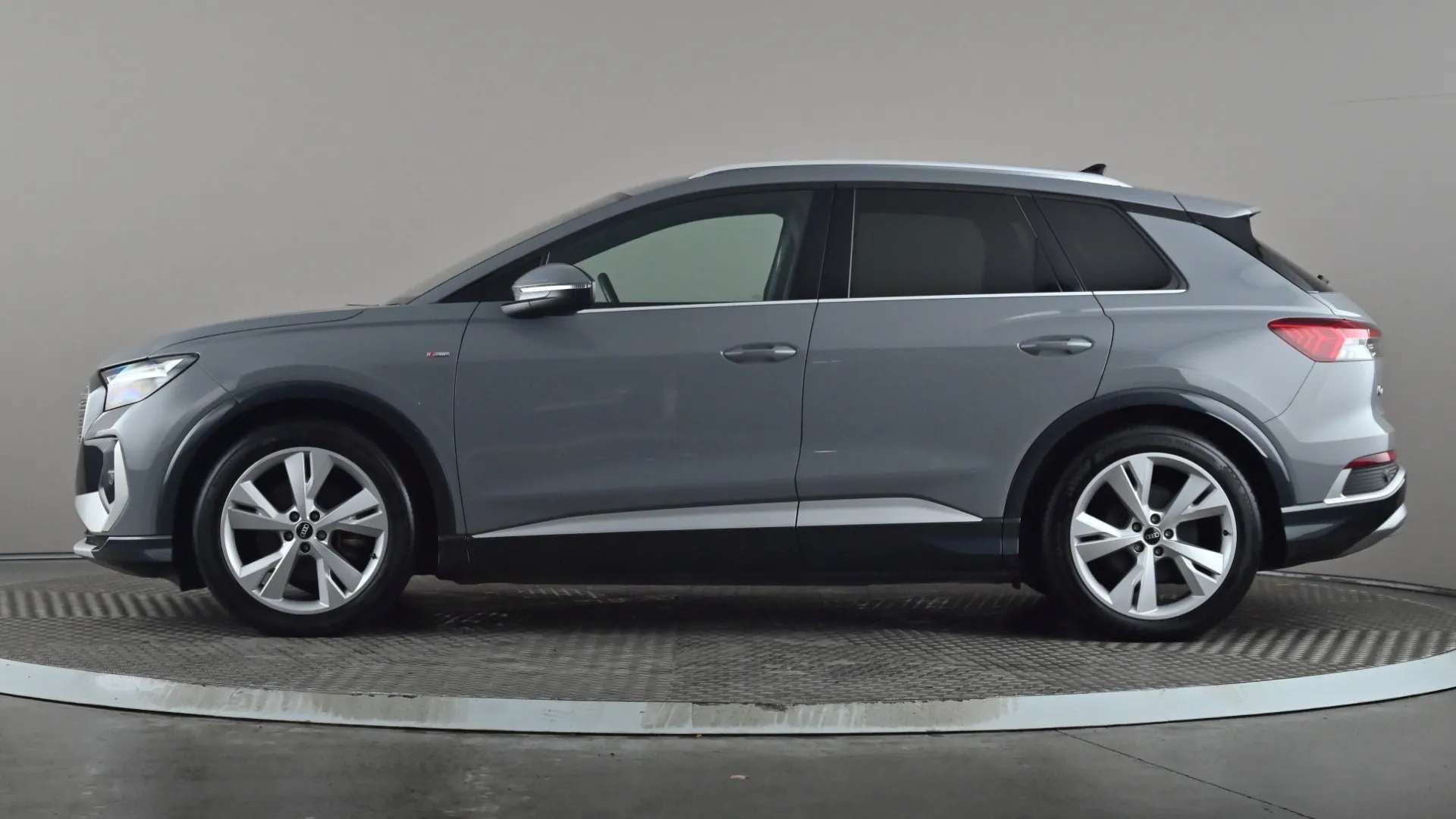 A 2021 AUDI Q4 125kW 35 55kWh S Line Auto A 2021 AUDI Q4 125kW 35 55kWh S Line Auto