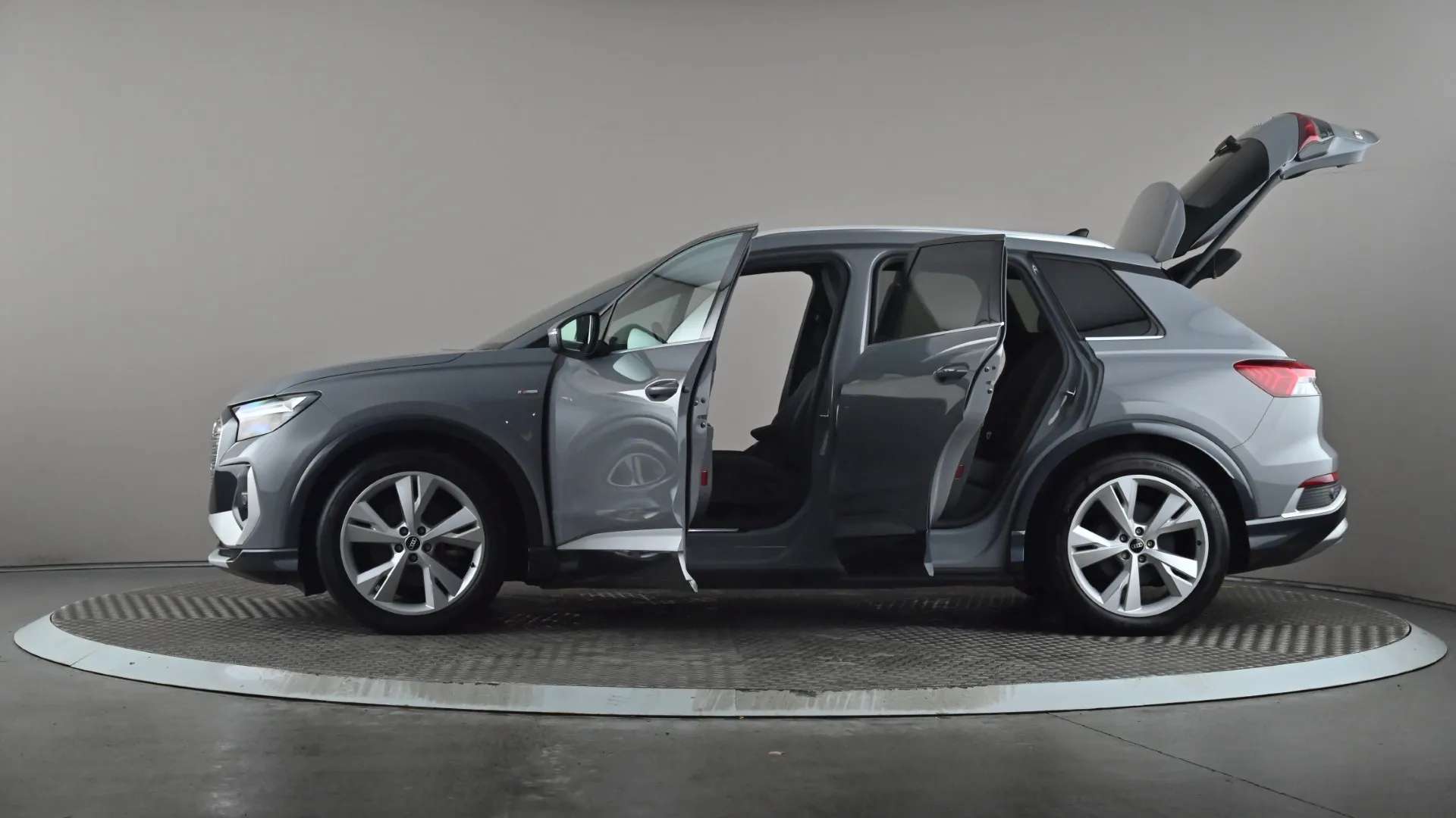 2021 AUDI Q4 2021 AUDI Q4