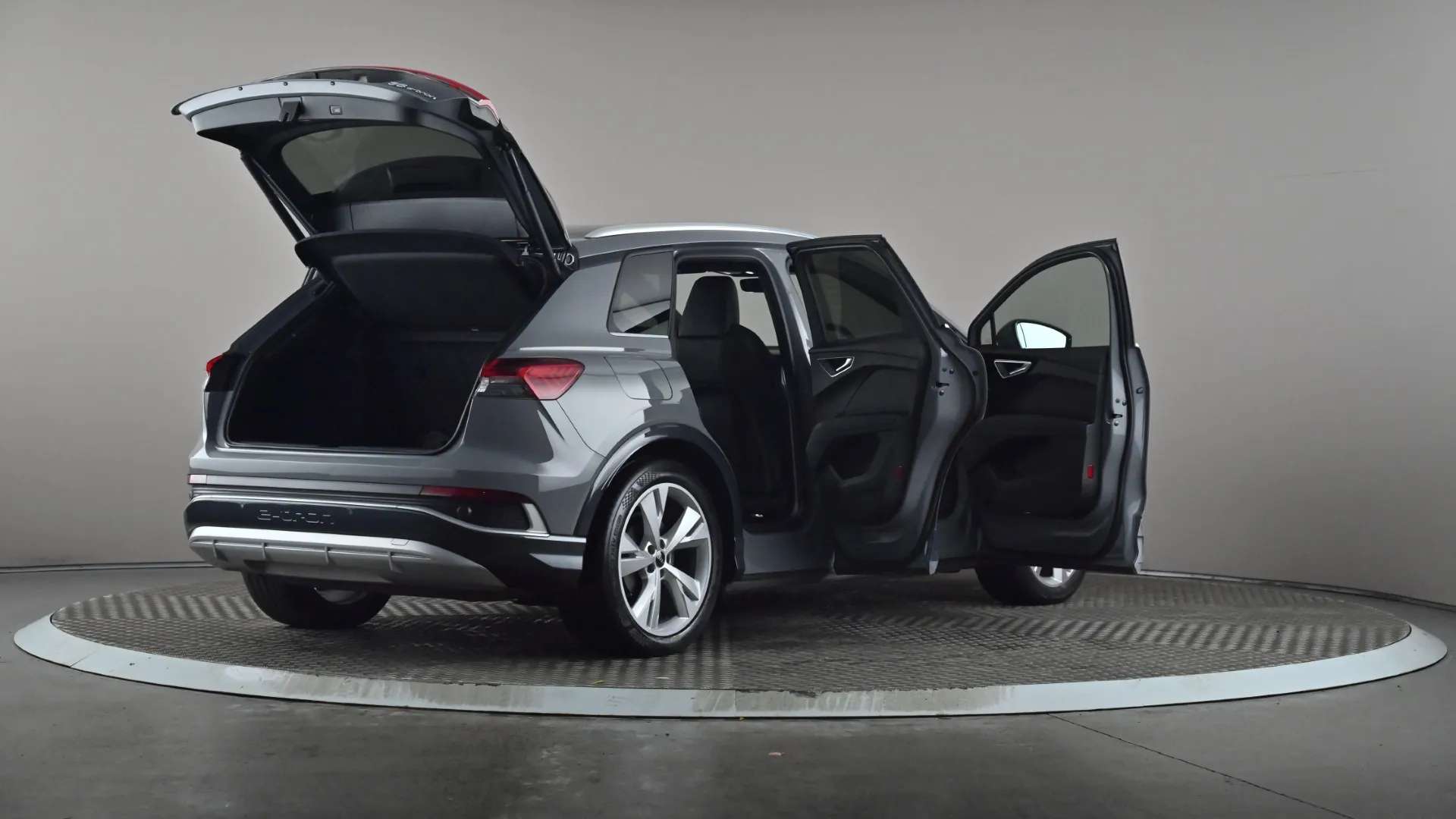 2021 AUDI Q4 2021 AUDI Q4