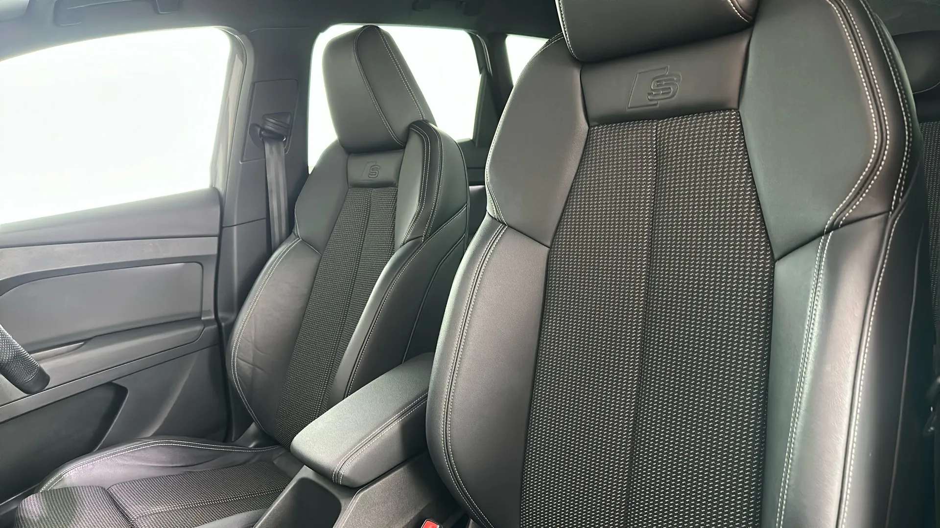 2021 AUDI Q4 2021 AUDI Q4