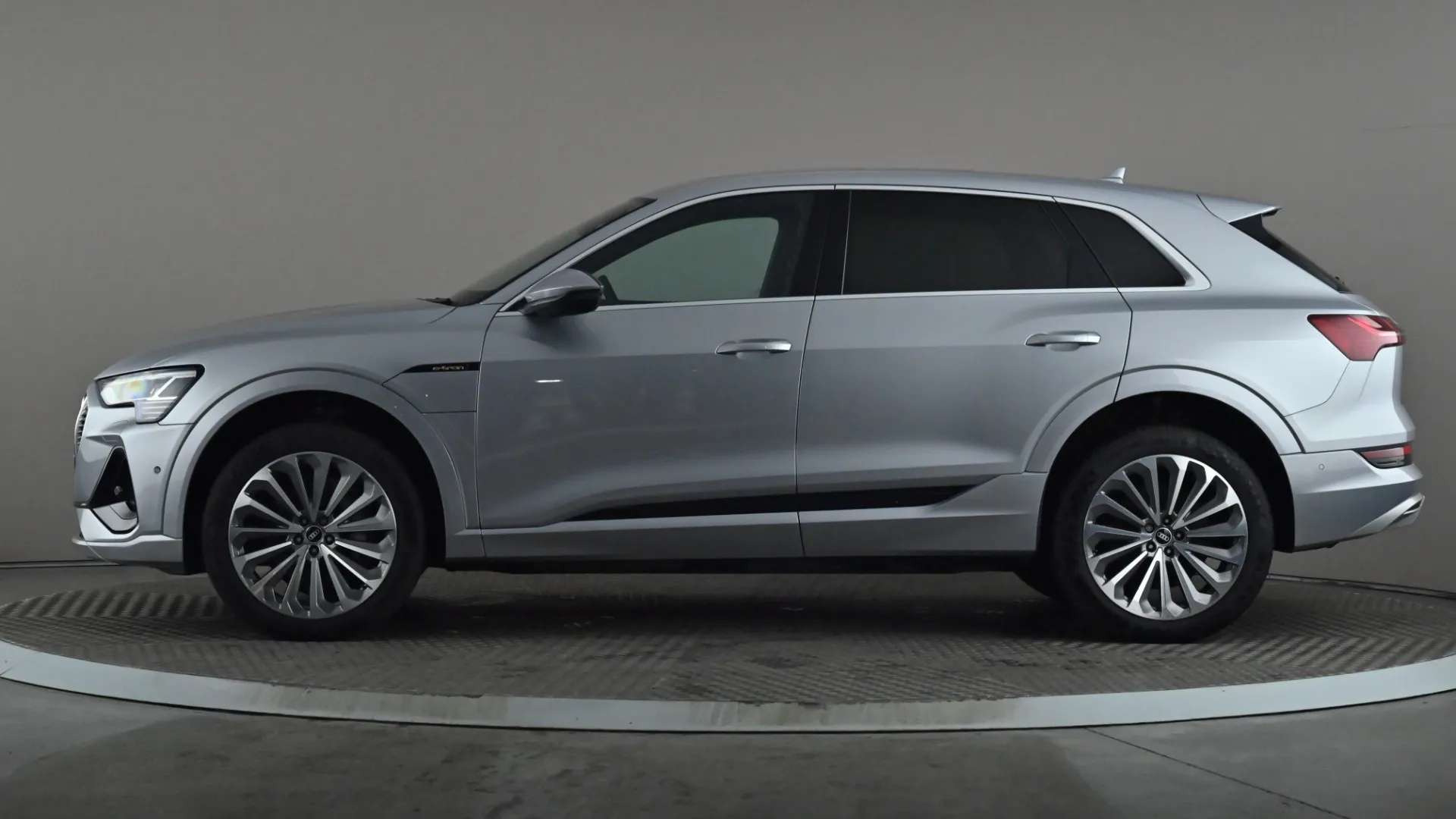 A 2021 AUDI E-TRON 230kW 50 Quattro 71kWh S Line Auto A 2021 AUDI E-TRON 230kW 50 Quattro 71kWh S Line Auto