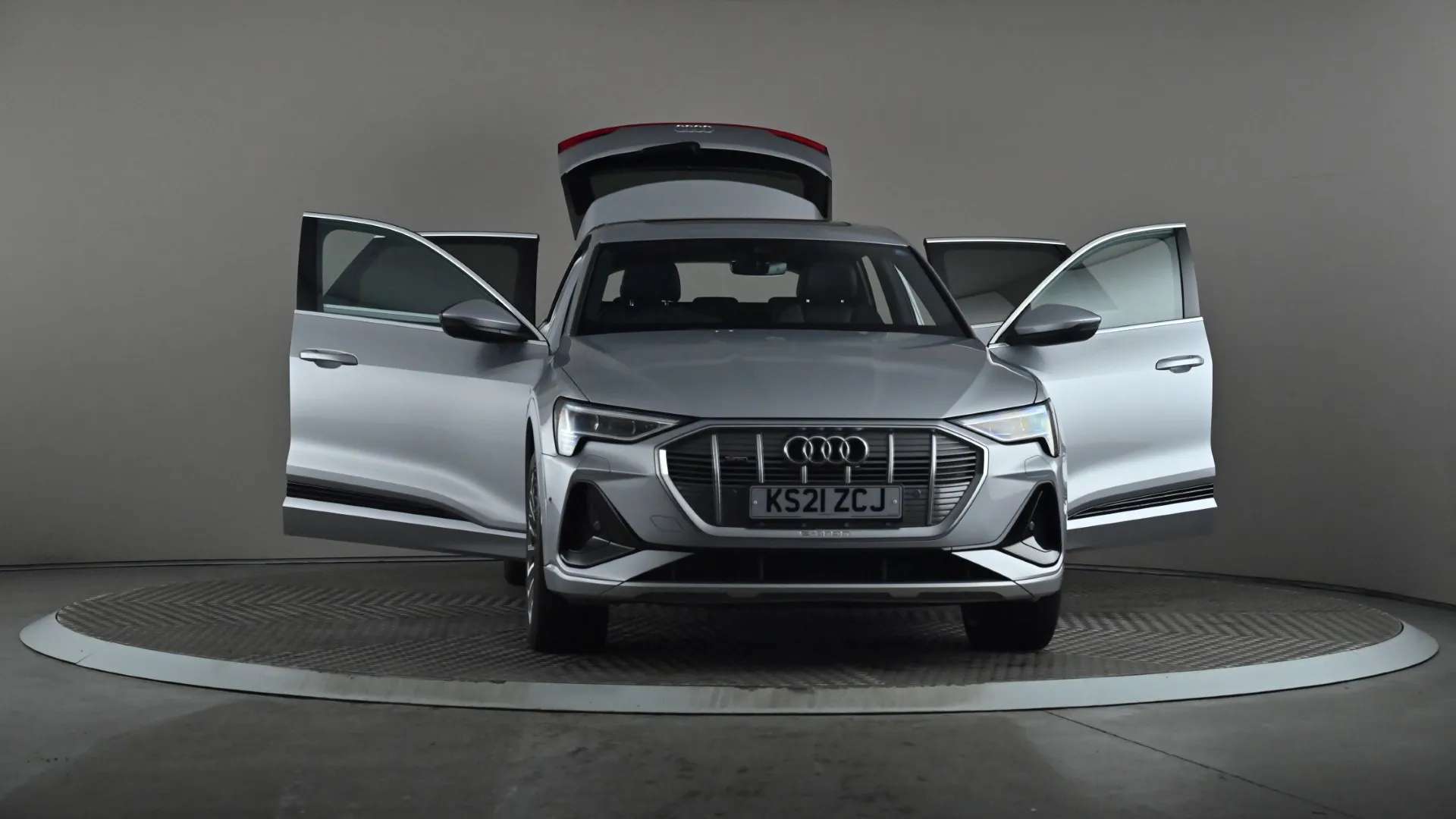 2021 AUDI E-TRON 2021 AUDI E-TRON