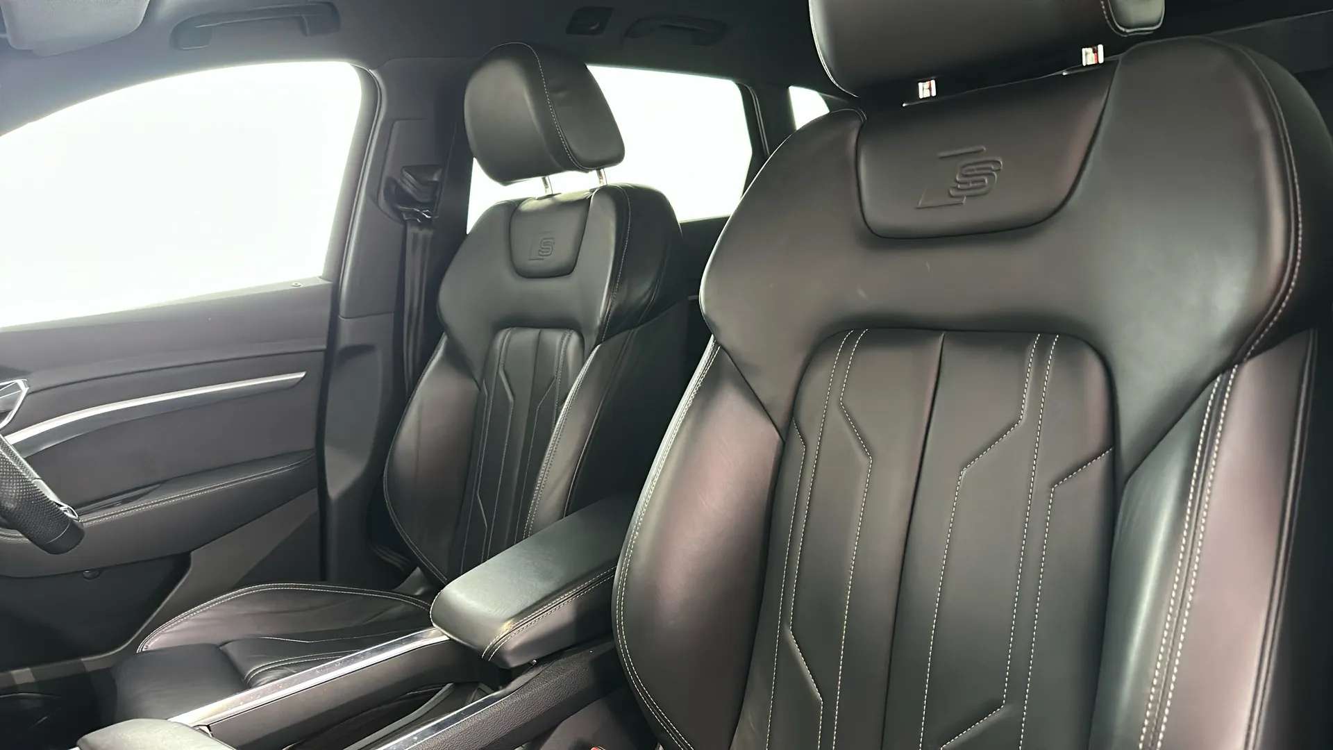2021 AUDI E-TRON 2021 AUDI E-TRON