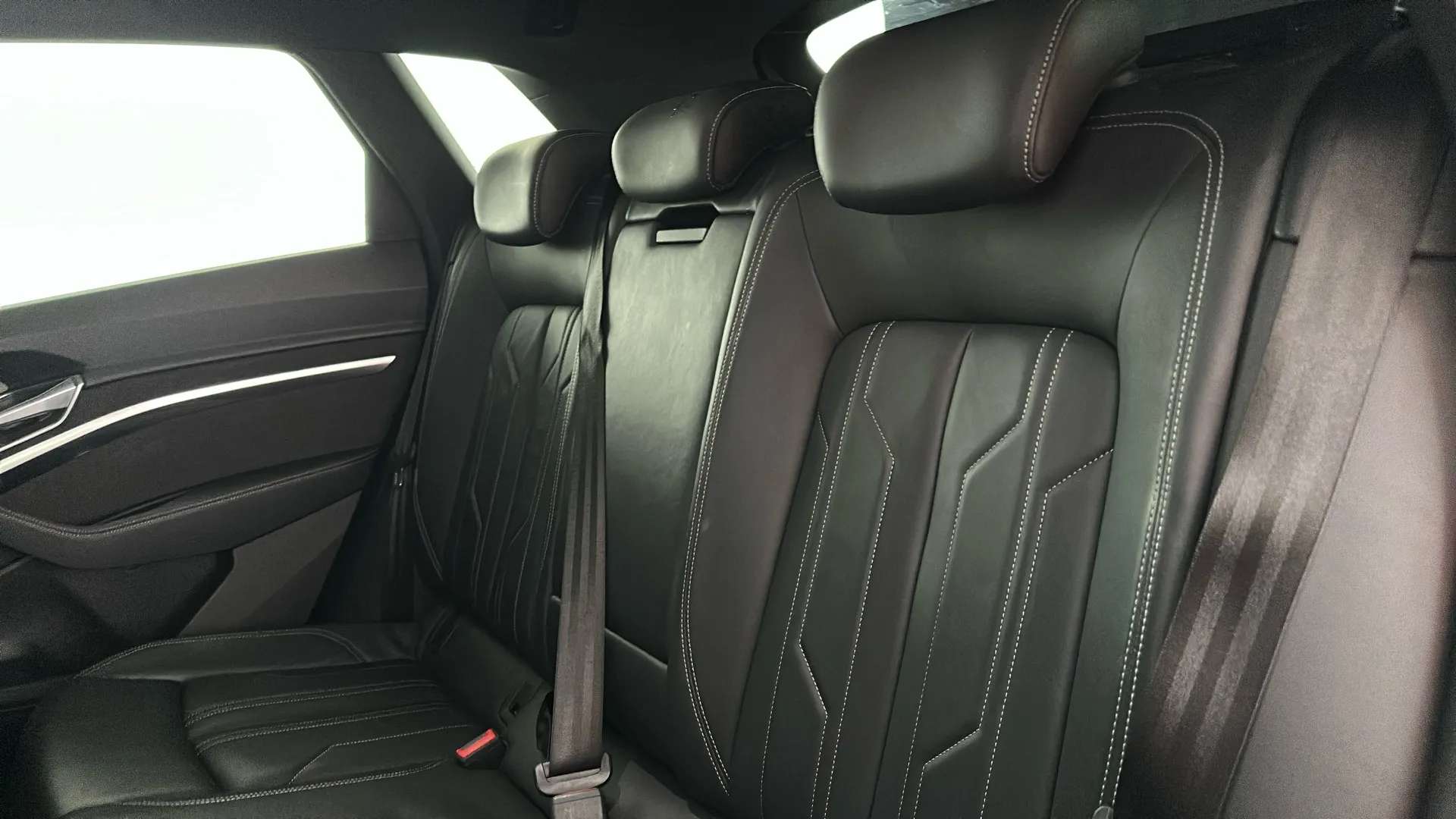2021 AUDI E-TRON 2021 AUDI E-TRON