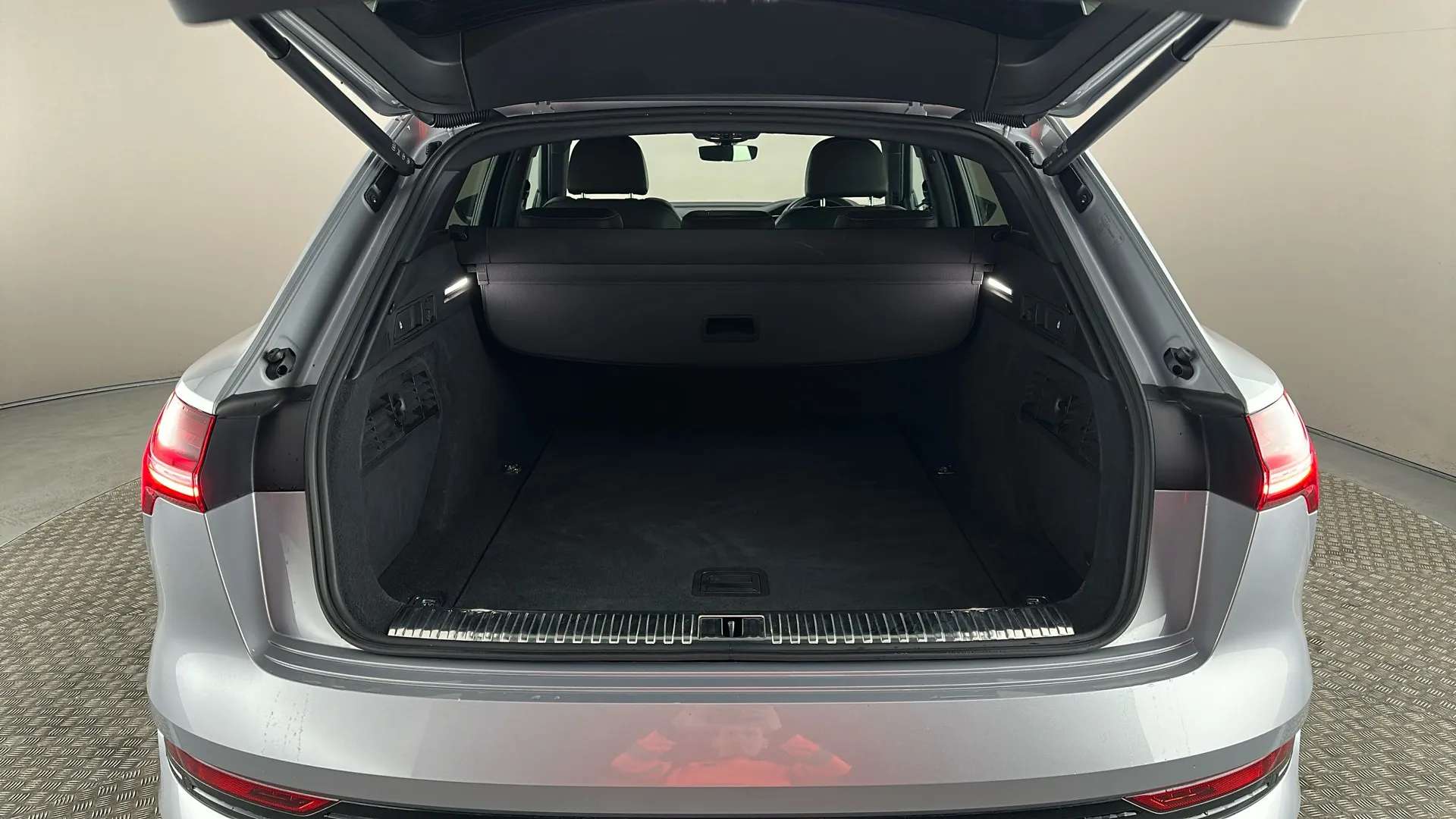 2021 AUDI E-TRON 2021 AUDI E-TRON